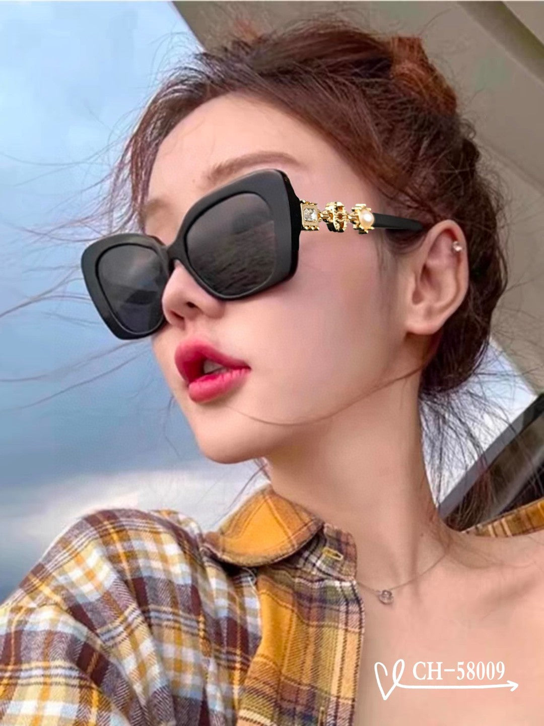 Chanel Sunglasses 558276