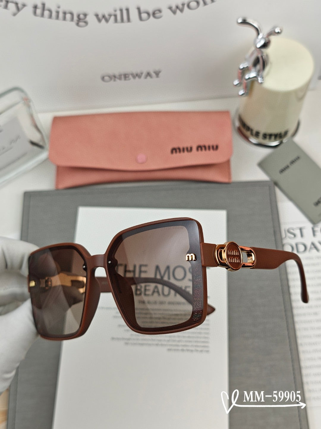 Miumiu Sunglasses 560761