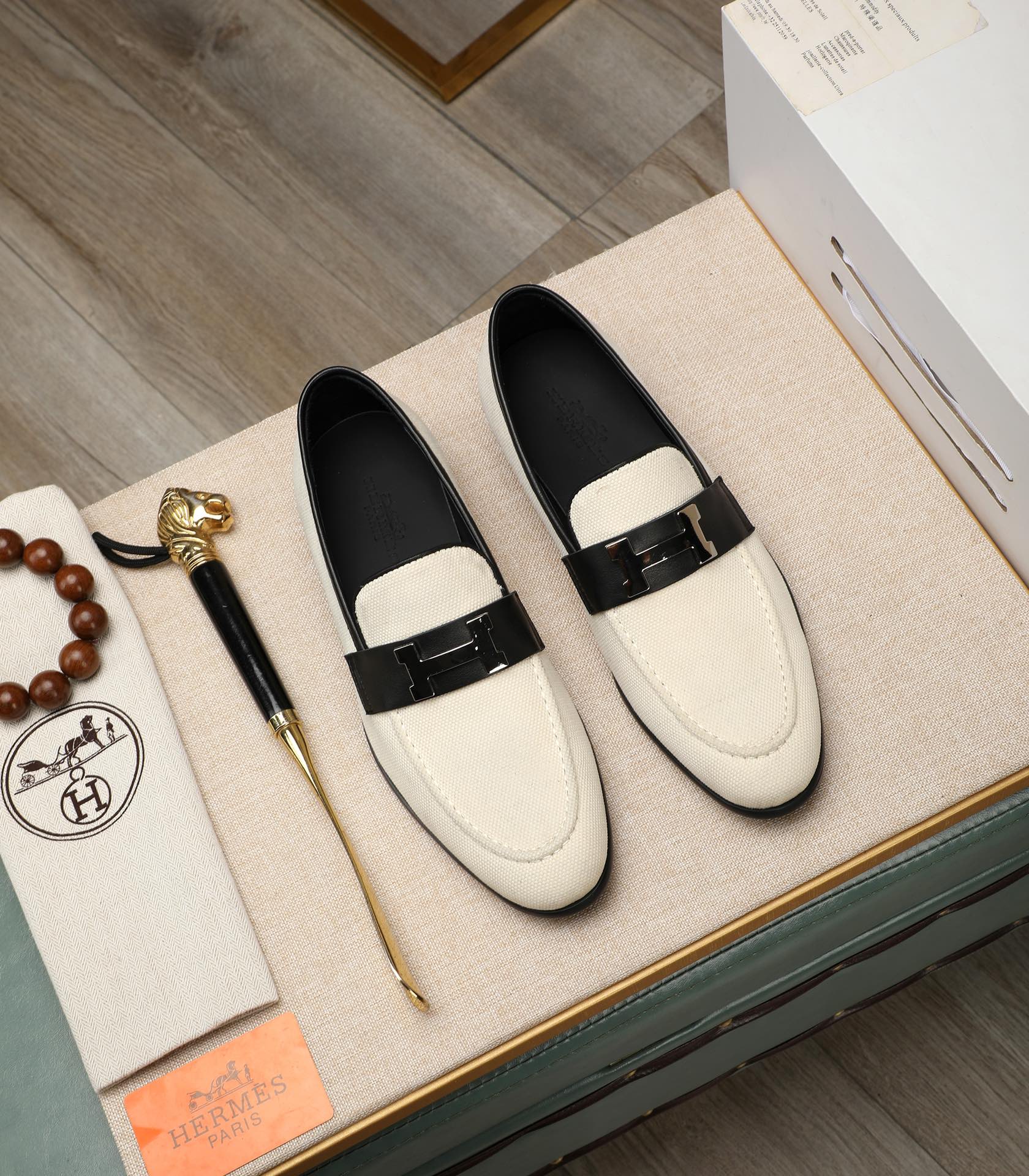 HM Men's Loafer White Black Cowhide 480419