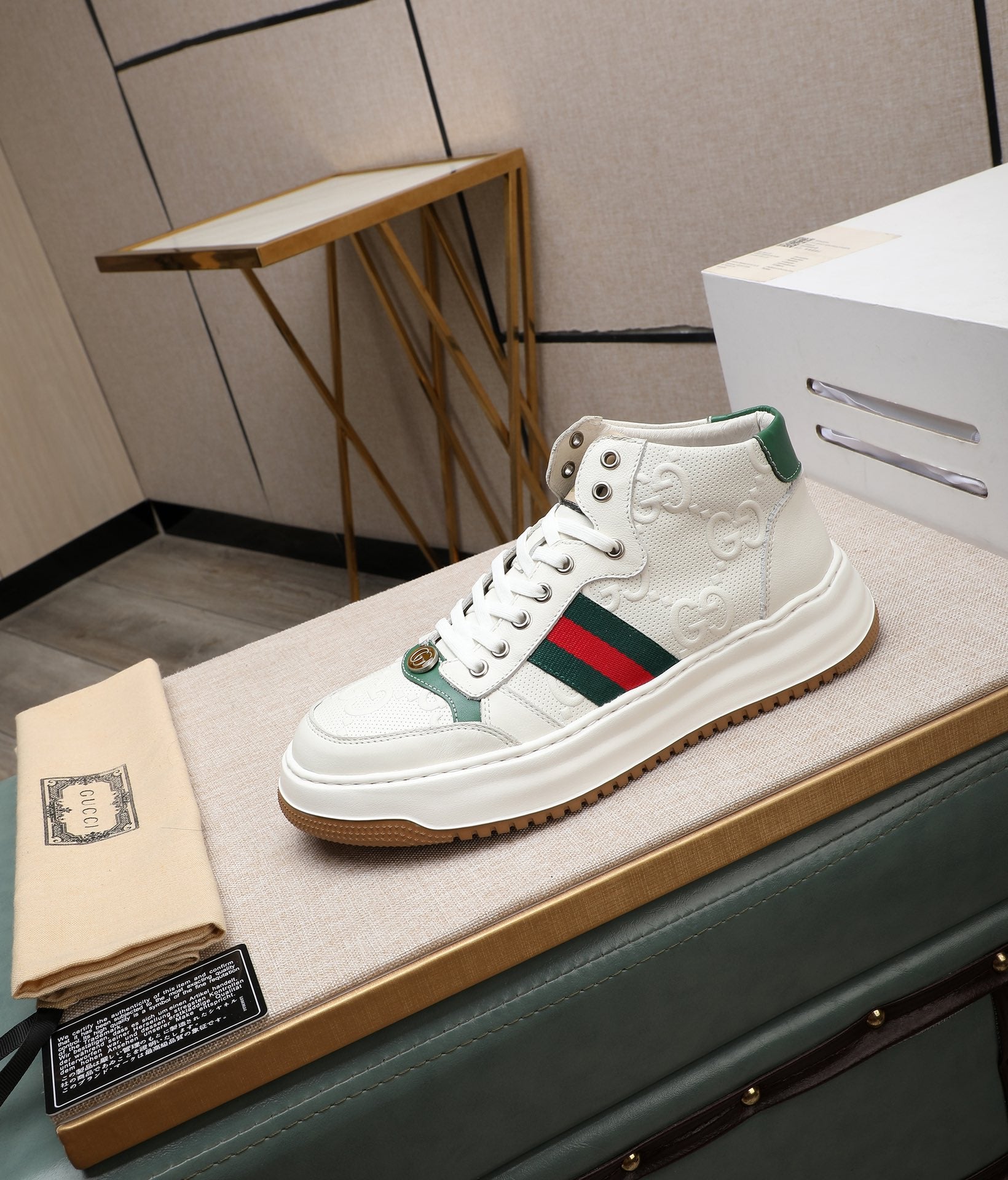 GG Men's Screener Sneaker White Cowhide 440159