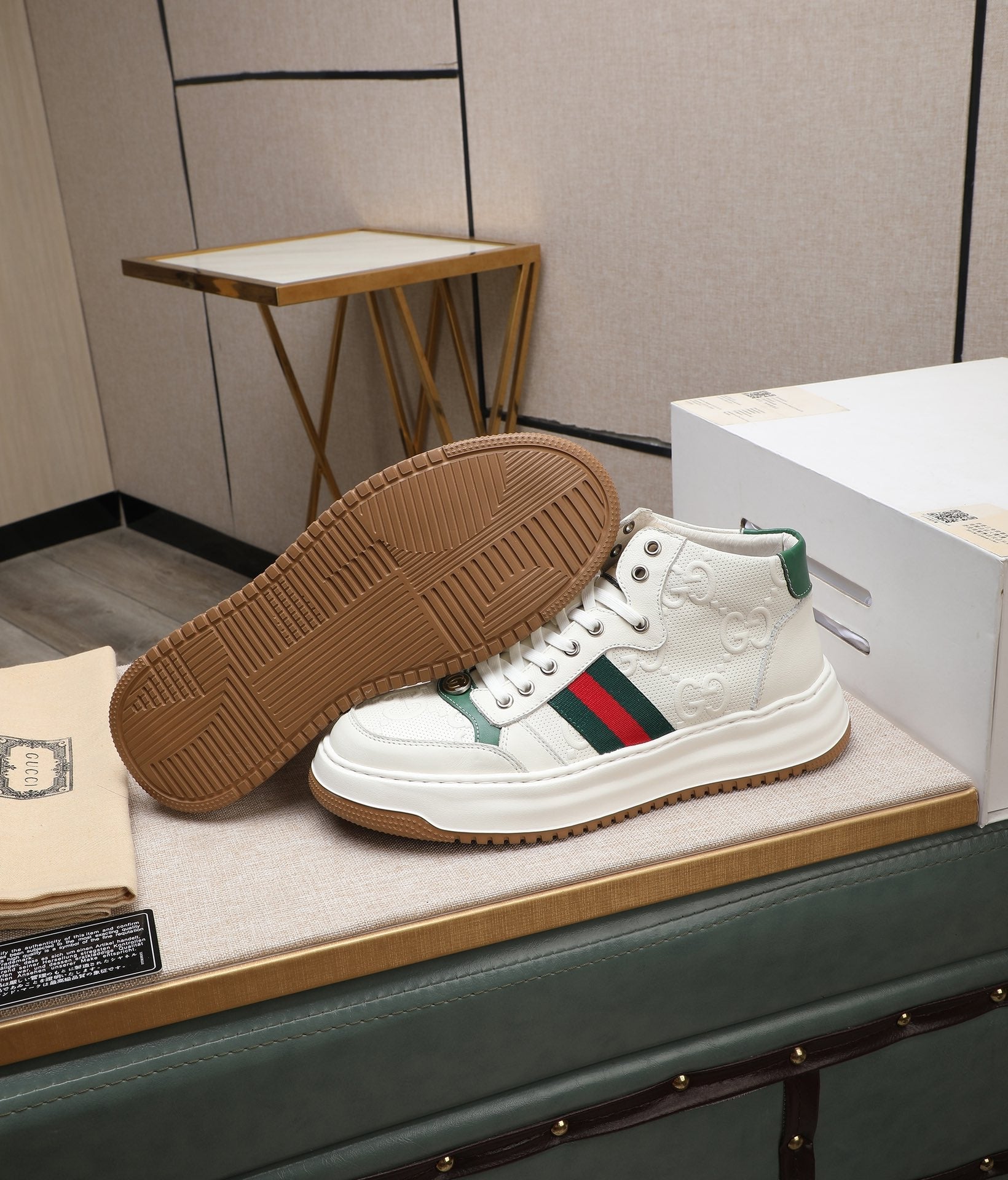 GG Men's Screener Sneaker White Cowhide 440159