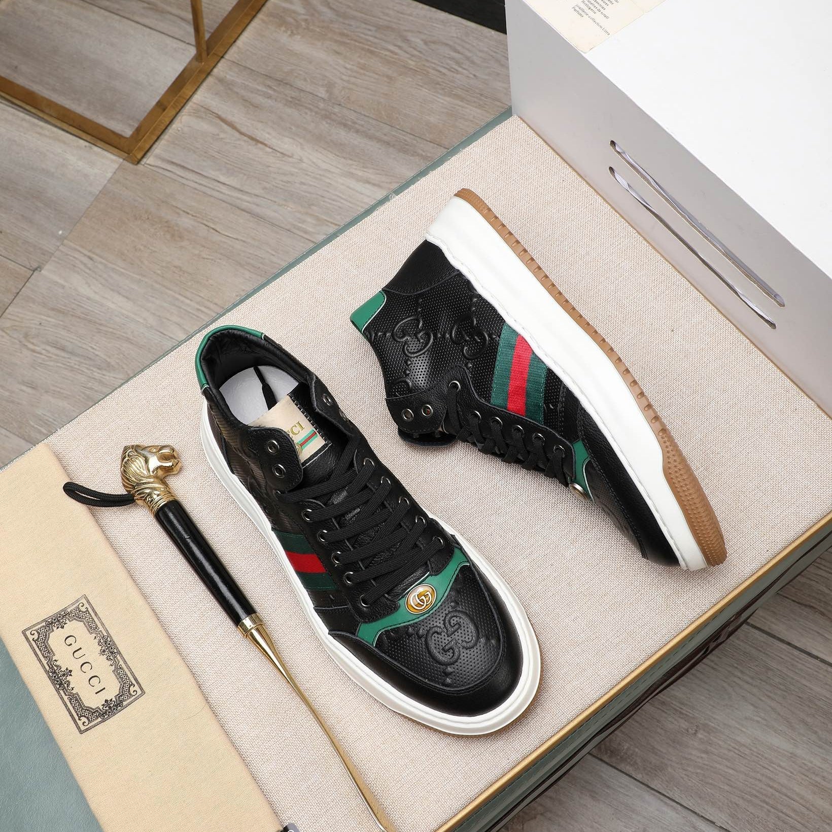 GG Men's Screener Sneaker Black Cowhide 440160