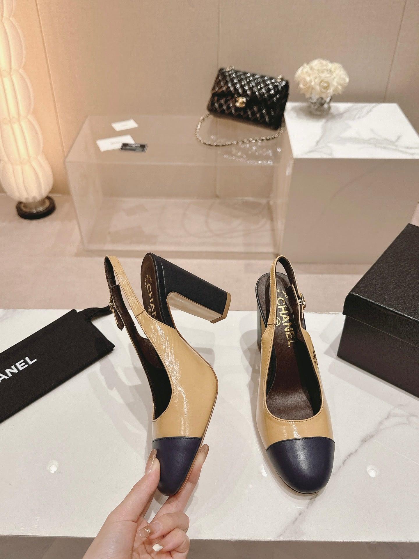 CC 24P SLINGBACKS 95MM BEIGE BLACK LAMBSKIN