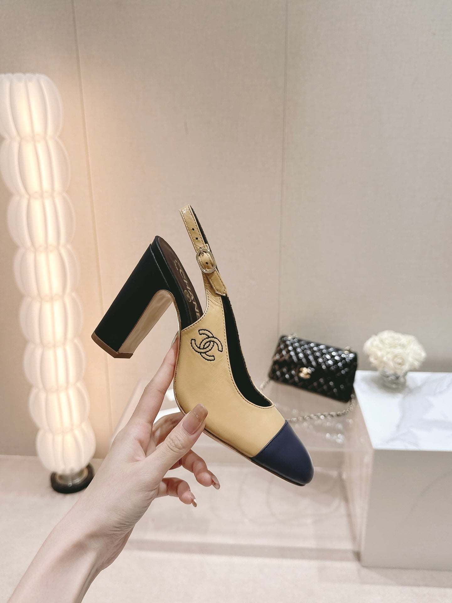 CC 24P SLINGBACKS 95MM BEIGE BLACK LAMBSKIN