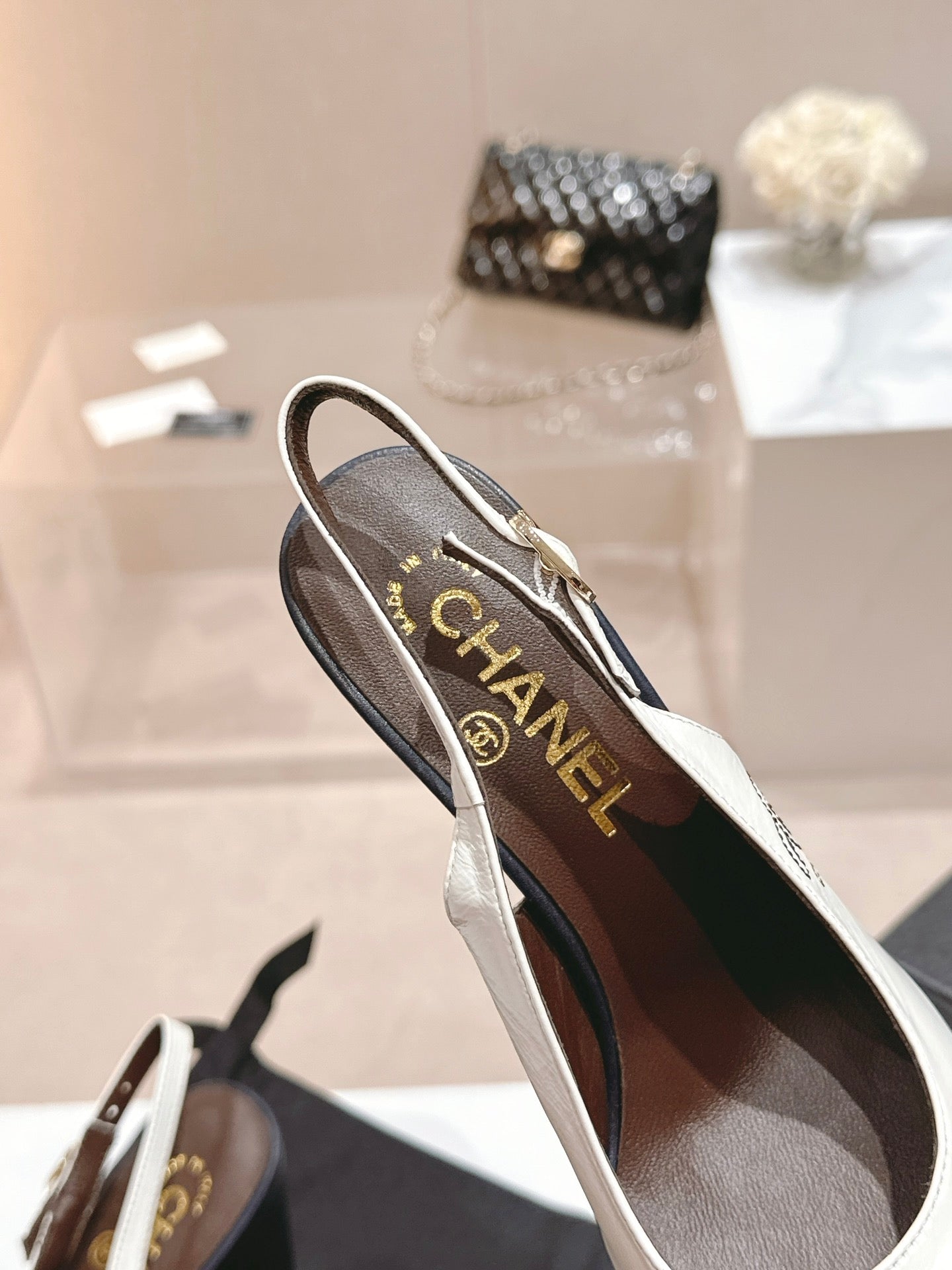 CC 24P SLINGBACKS 95MM WHITE BLACK LAMBSKIN