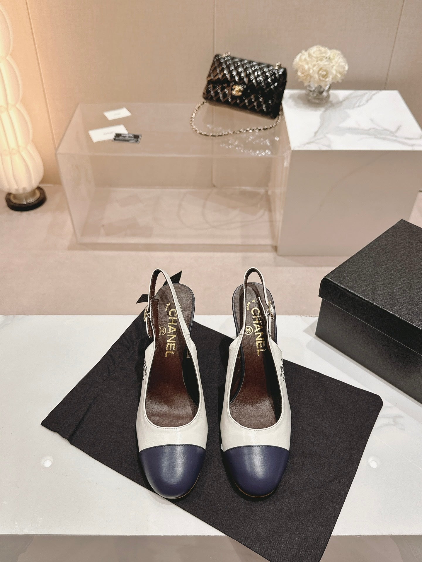 CC 24P SLINGBACKS 95MM WHITE BLACK LAMBSKIN