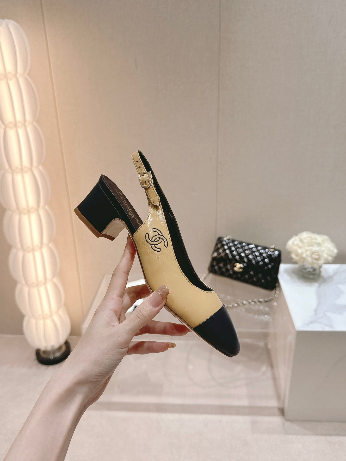 CC 24P SLINGBACKS 45MM BEIGE BLACK LAMBSKIN