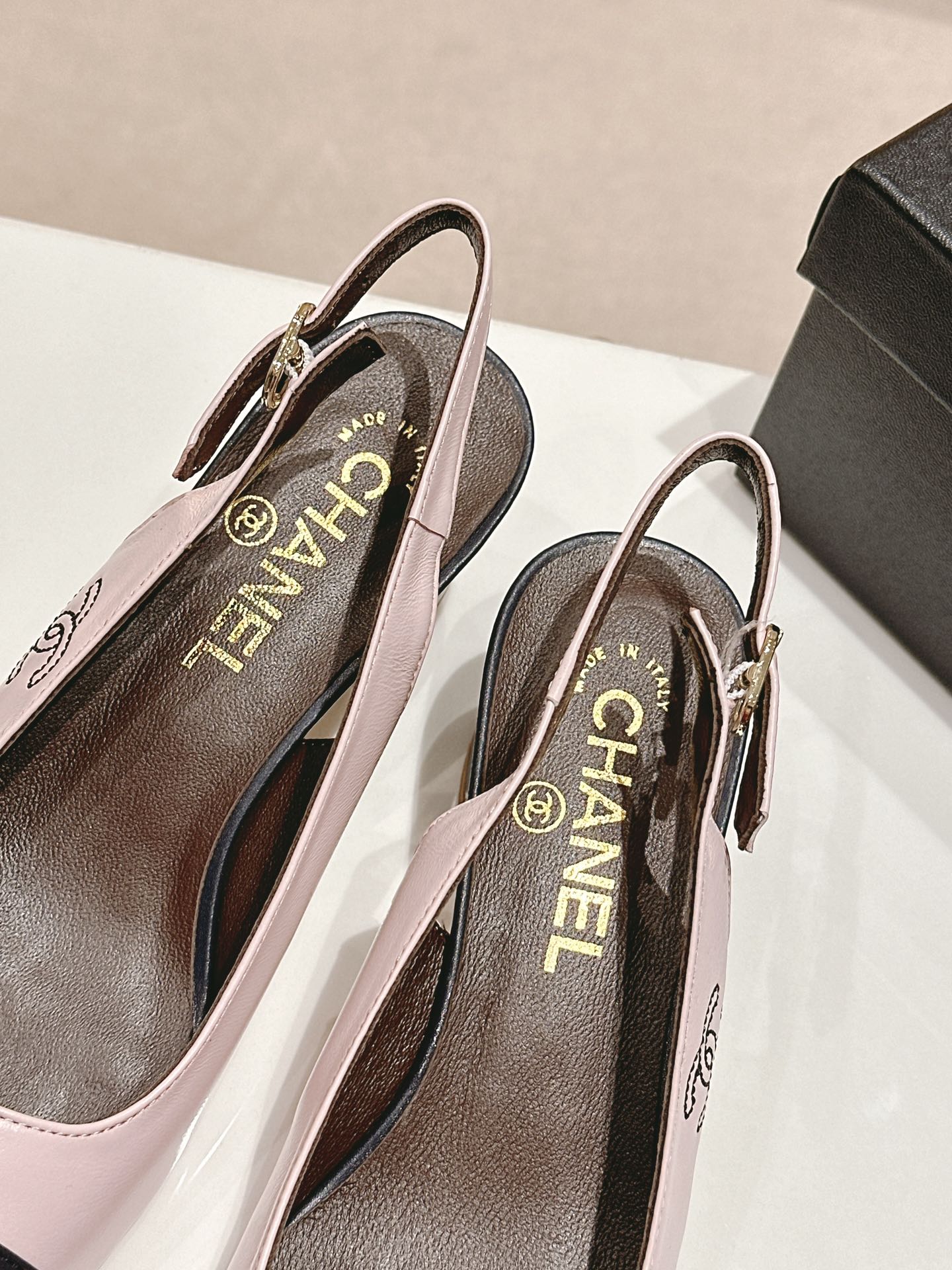 CC 24P SLINGBACKS 45MM PINK BLACK LAMBSKIN