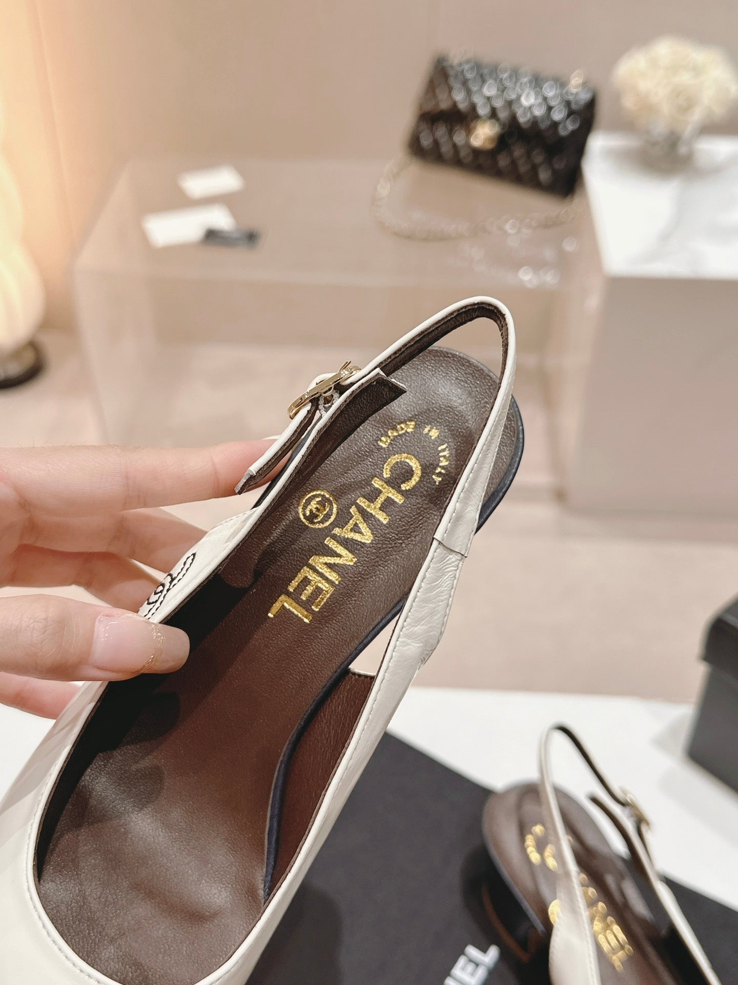 CC 24P SLINGBACKS 45MM WHITE BLACK LAMBSKIN