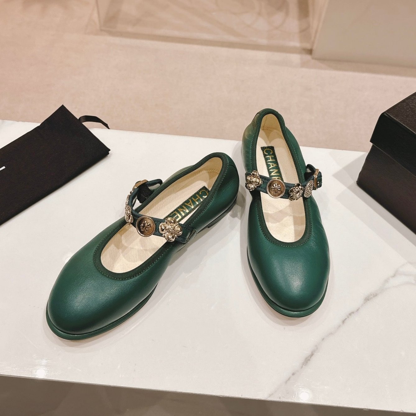 CC MARY JANES GREEN CALFSKIN LIGHT GOLD METALIC