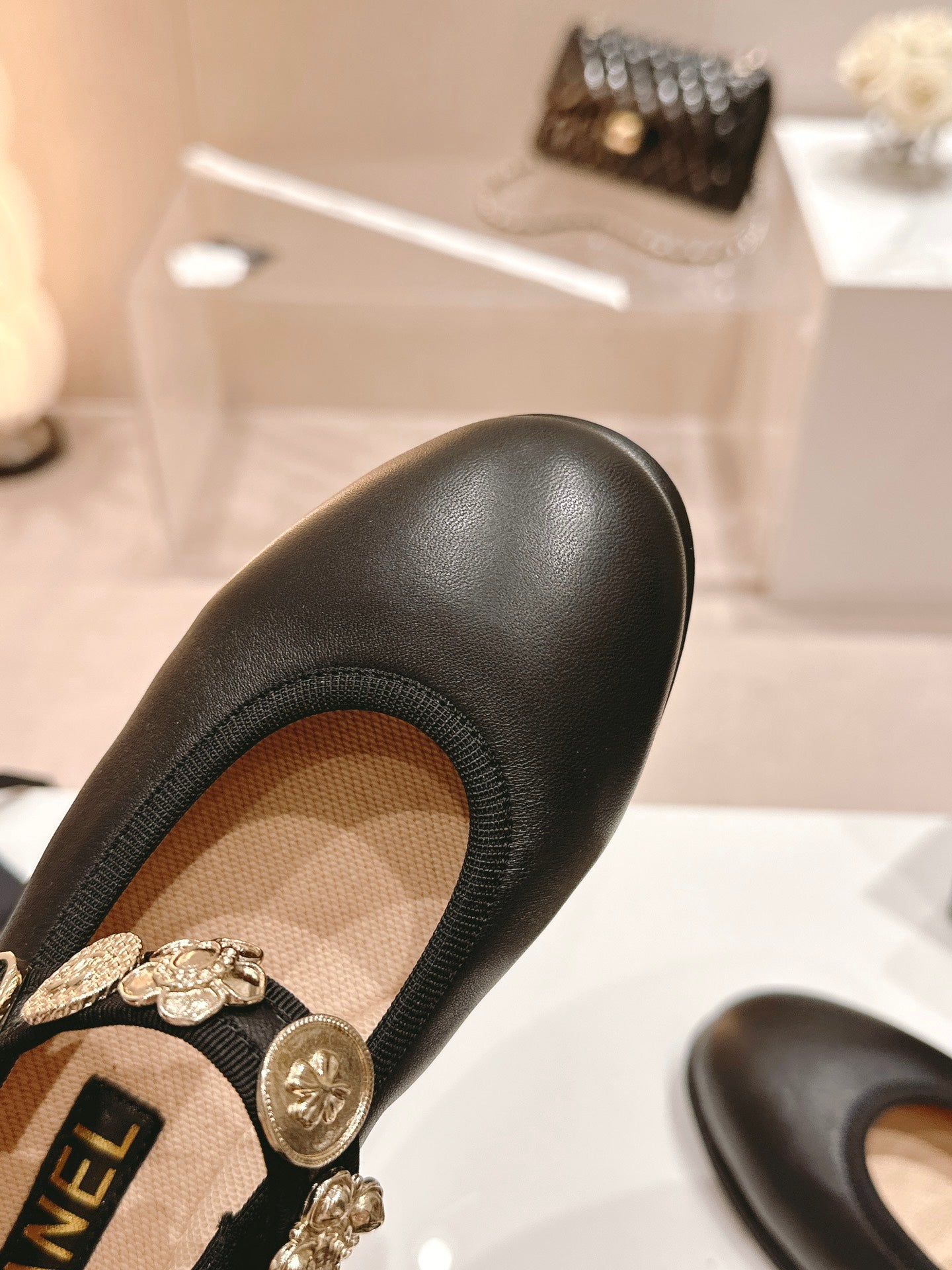 CC MARY JANES BLACK CALFSKIN LIGHT GOLD METALIC