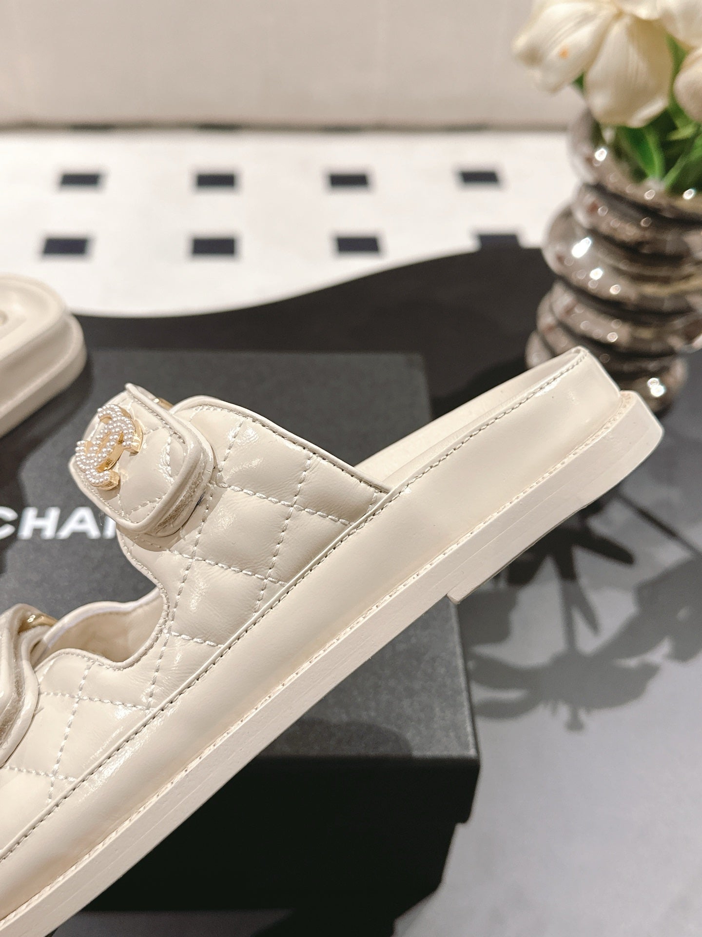 CC 25 Dad Sandal Mule Beige Cream Patent Leather 237577