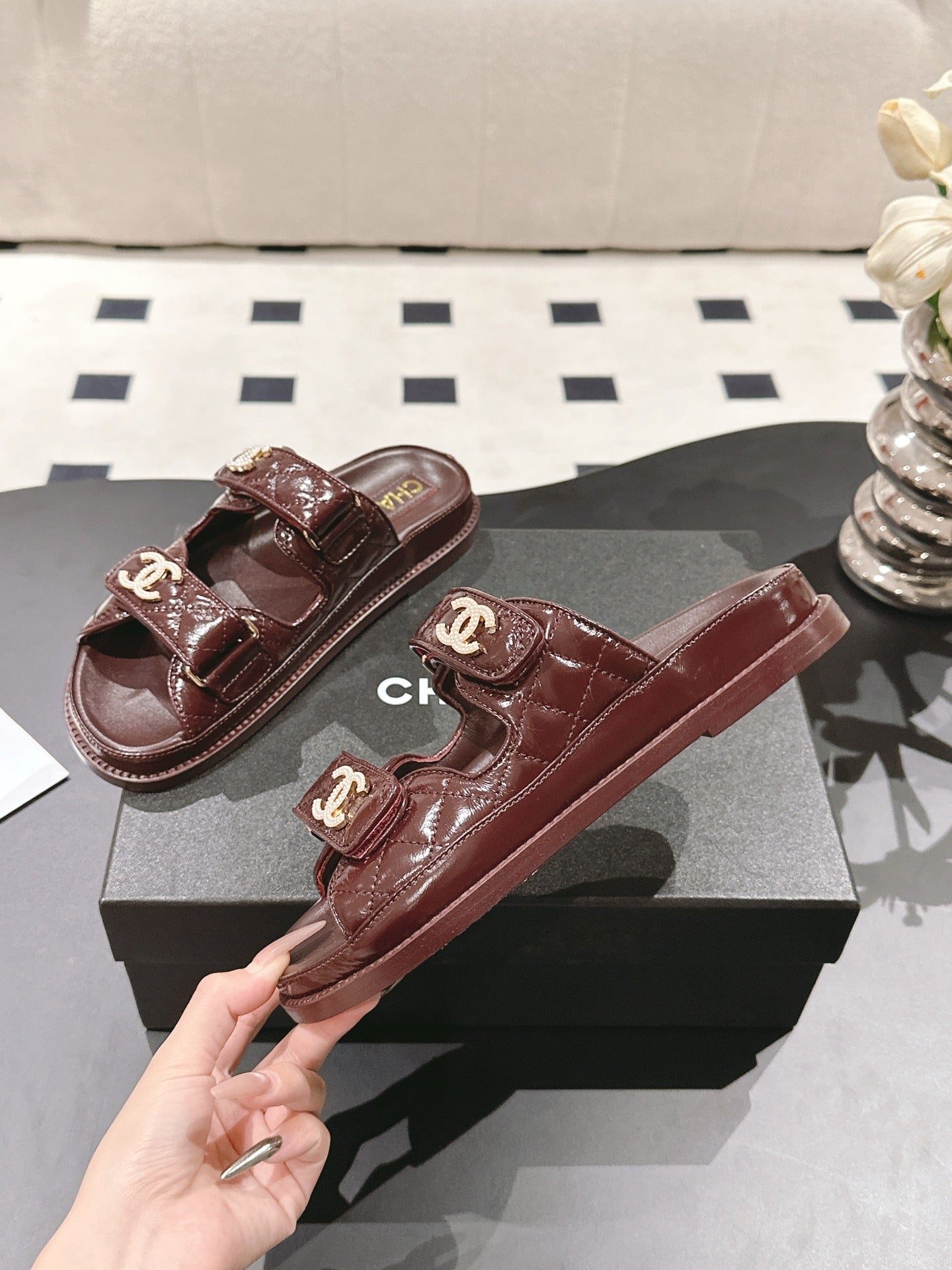 CC 25 Dad Sandal Mule Deep Brown Patent Leather 237578