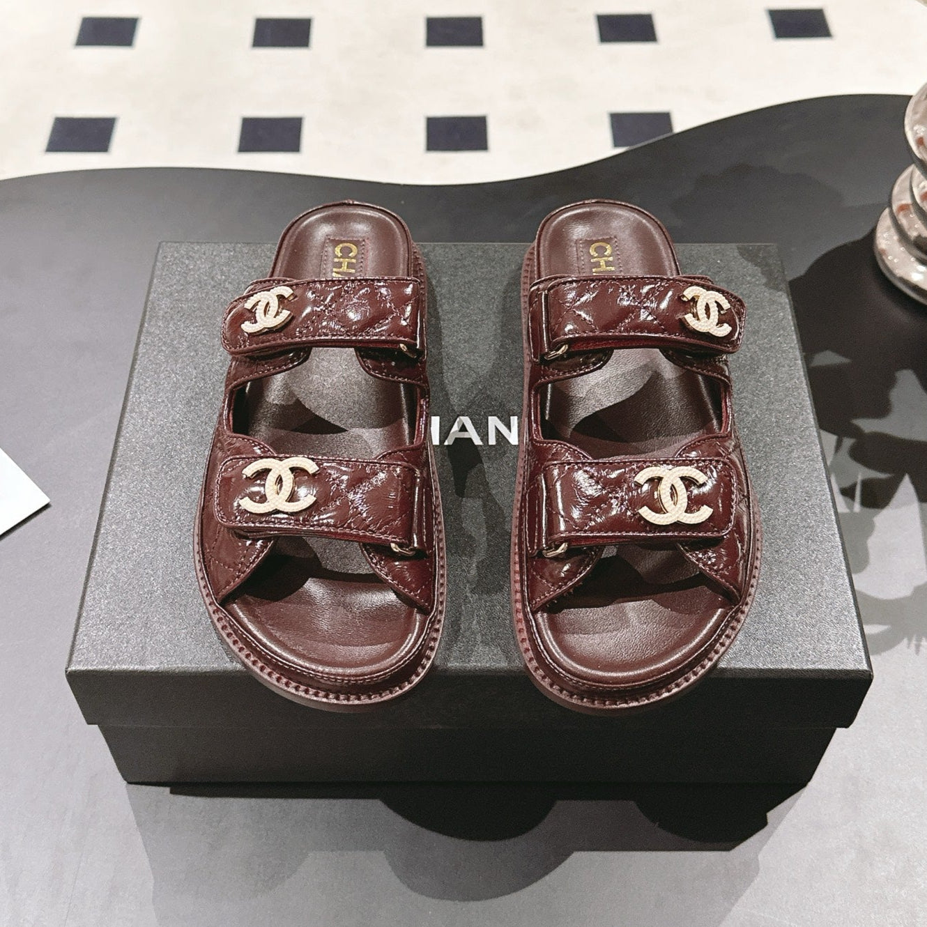 CC 25 Dad Sandal Mule Deep Brown Patent Leather 237578