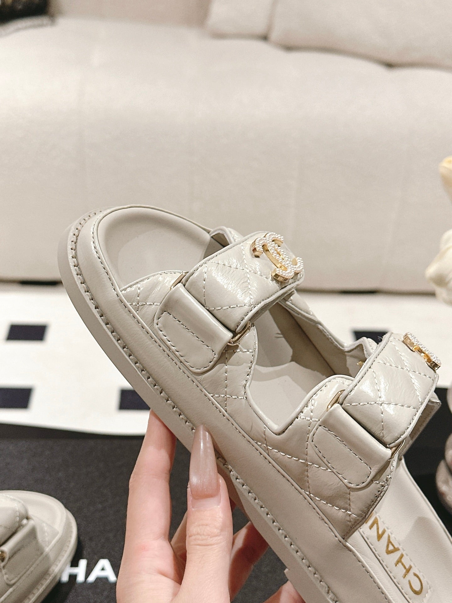 CC 25 Dad Sandal Mule Beige Gray Patent Leather 237584