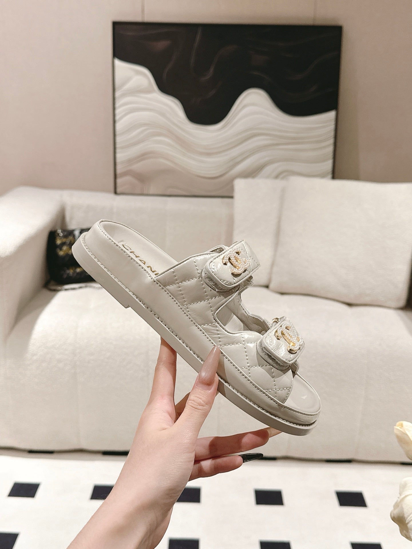 CC 25 Dad Sandal Mule Beige Gray Patent Leather 237584