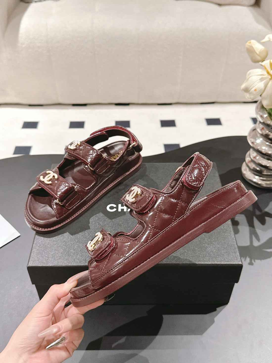 CC 25 Dad Deals Sandals Deep Brown Patent Leather 237587