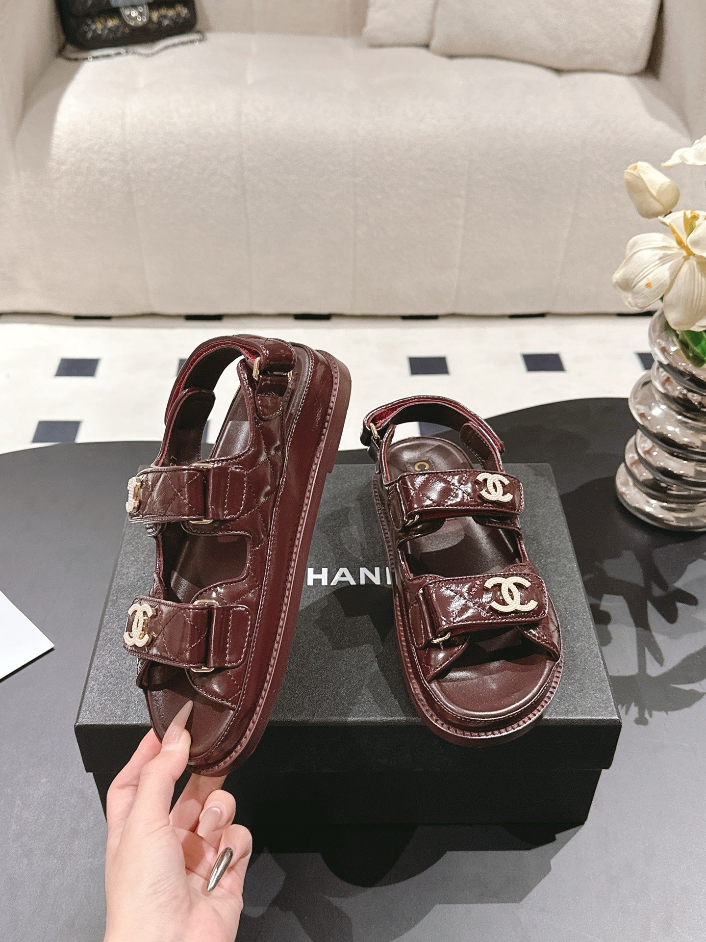 CC 25 Dad Deals Sandals Deep Brown Patent Leather 237587