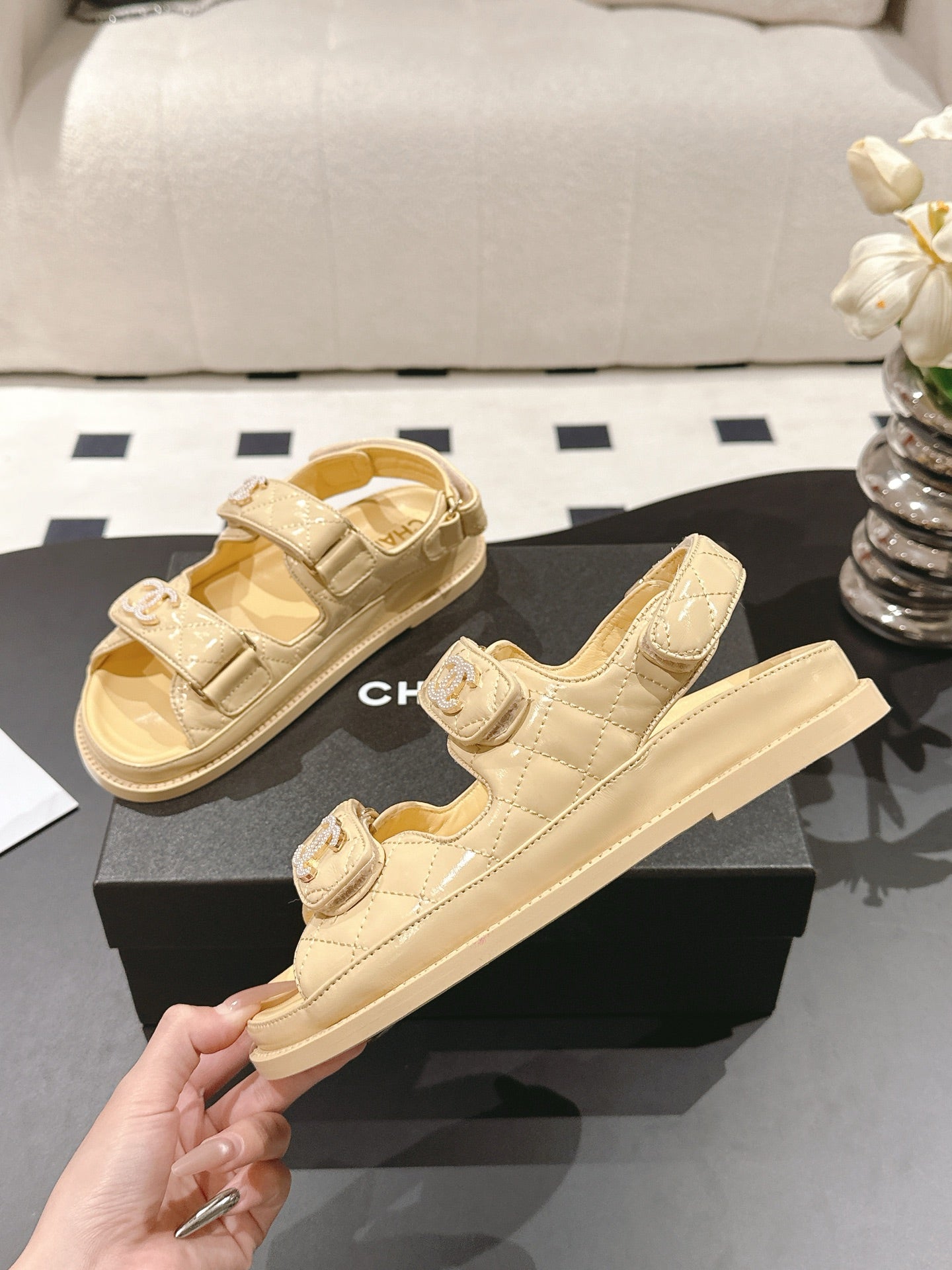 CC 25 Dad Deals Sandals Yellow Pastel Patent Leather 237589