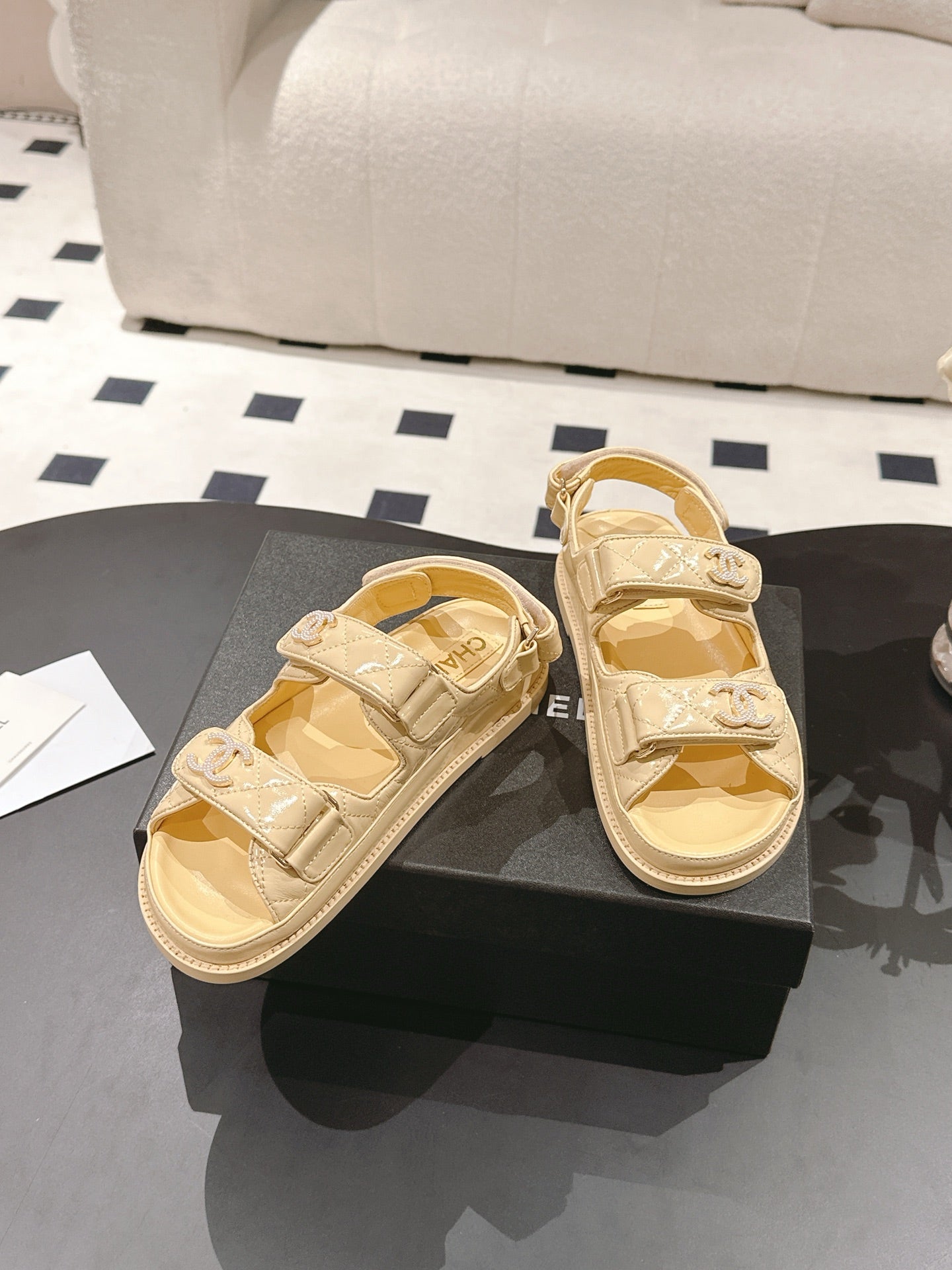 CC 25 Dad Deals Sandals Yellow Pastel Patent Leather 237589