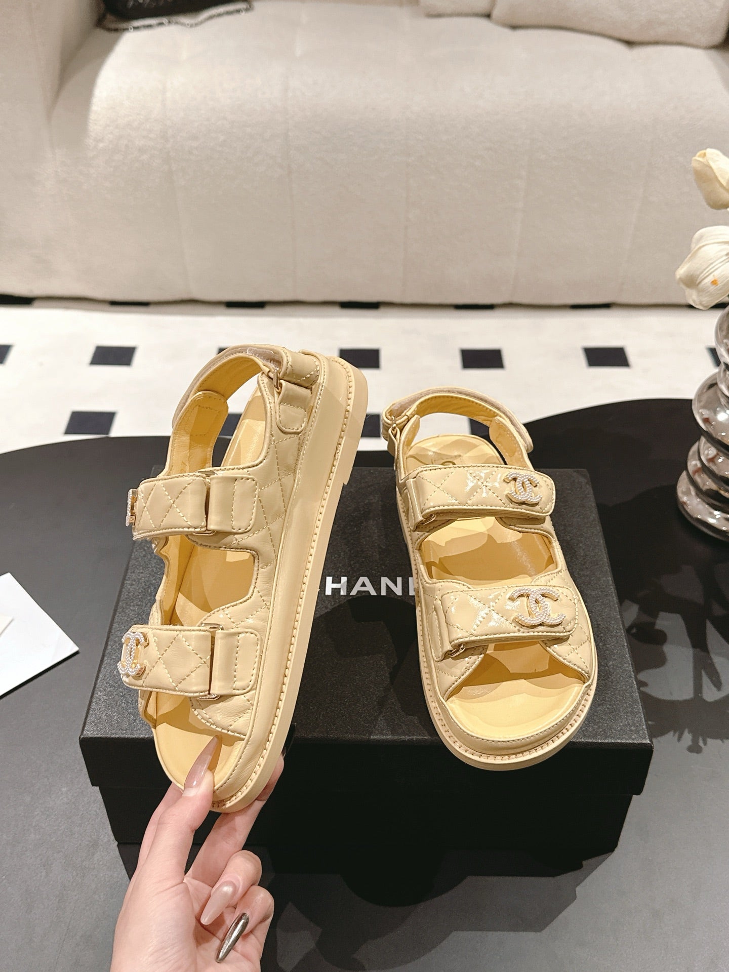 CC 25 Dad Deals Sandals Yellow Pastel Patent Leather 237589