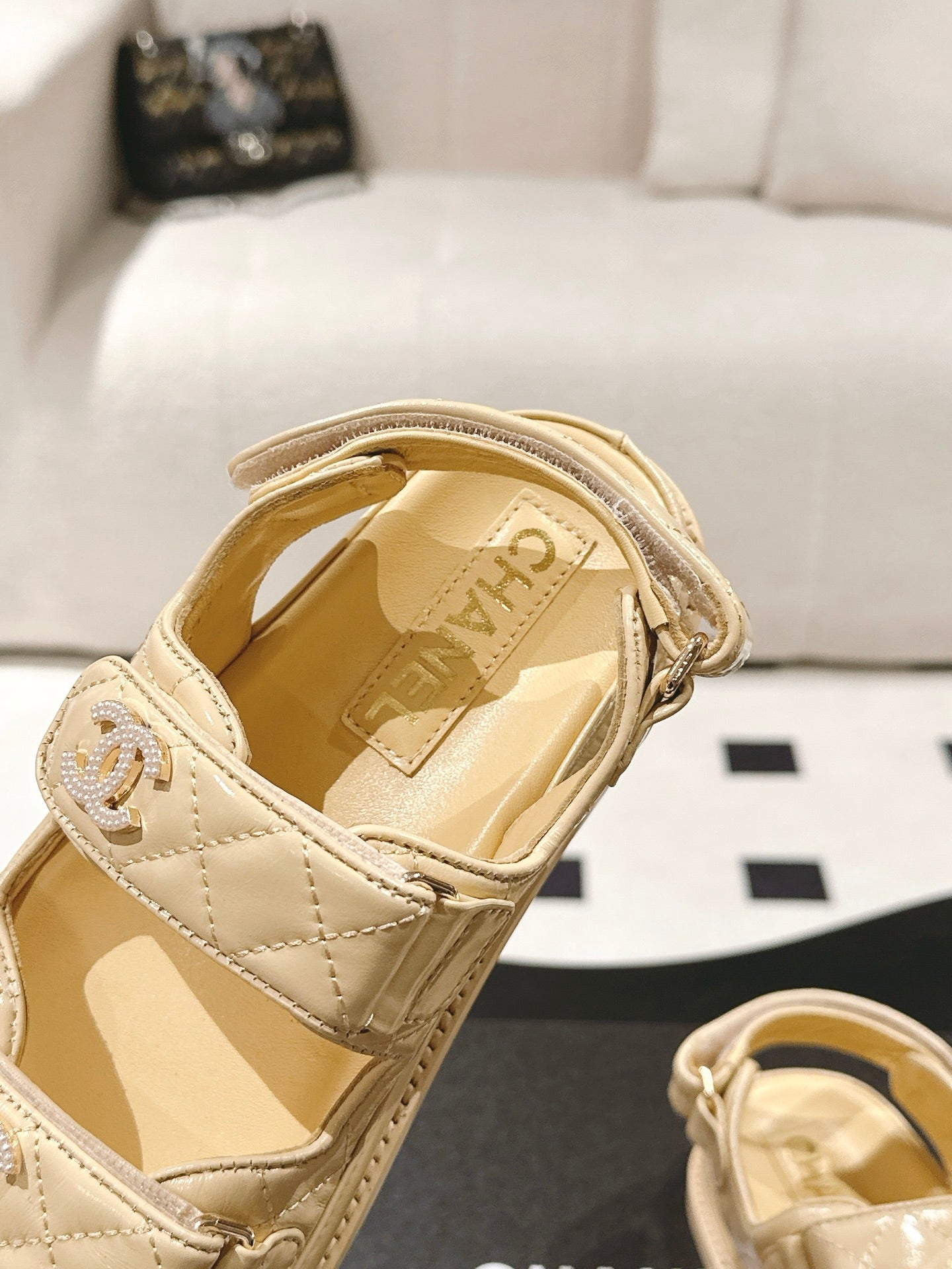 CC 25 Dad Deals Sandals Yellow Pastel Patent Leather 237589