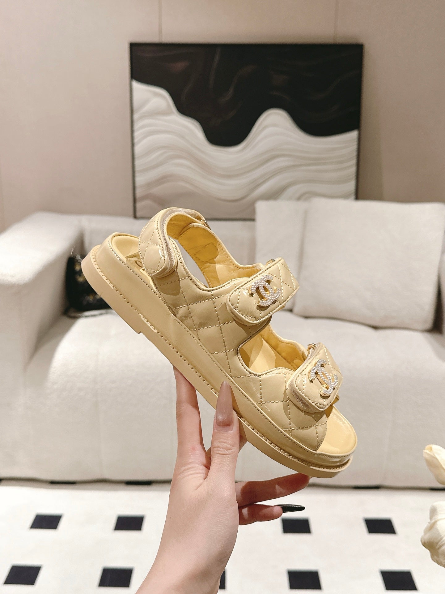 CC 25 Dad Deals Sandals Yellow Pastel Patent Leather 237589