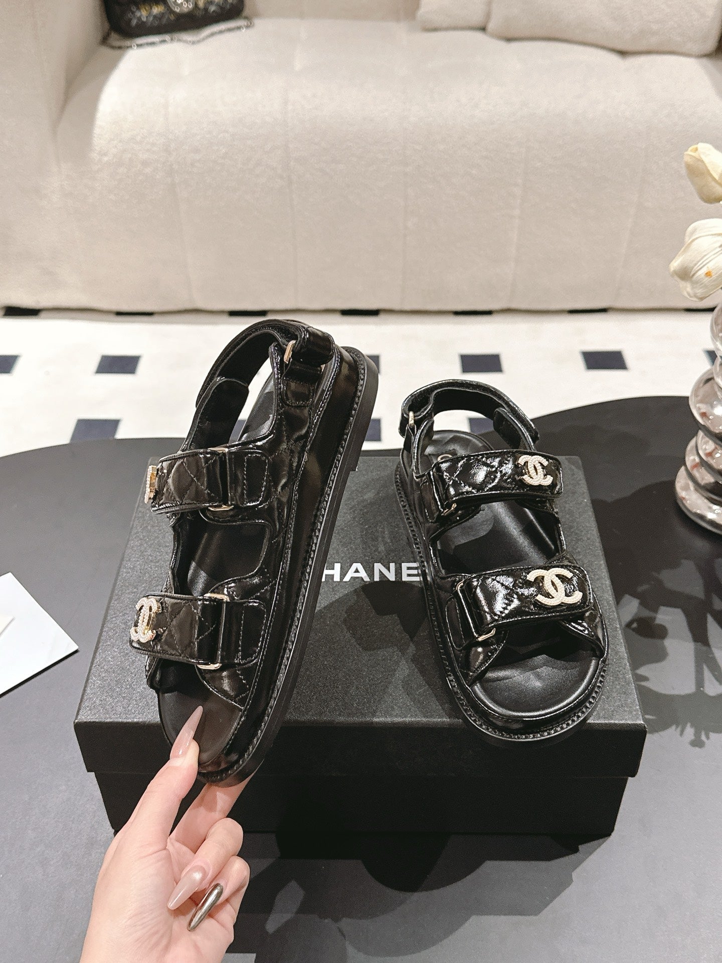 CC 25 Dad Deals Sandals Black Patent Leather 237590