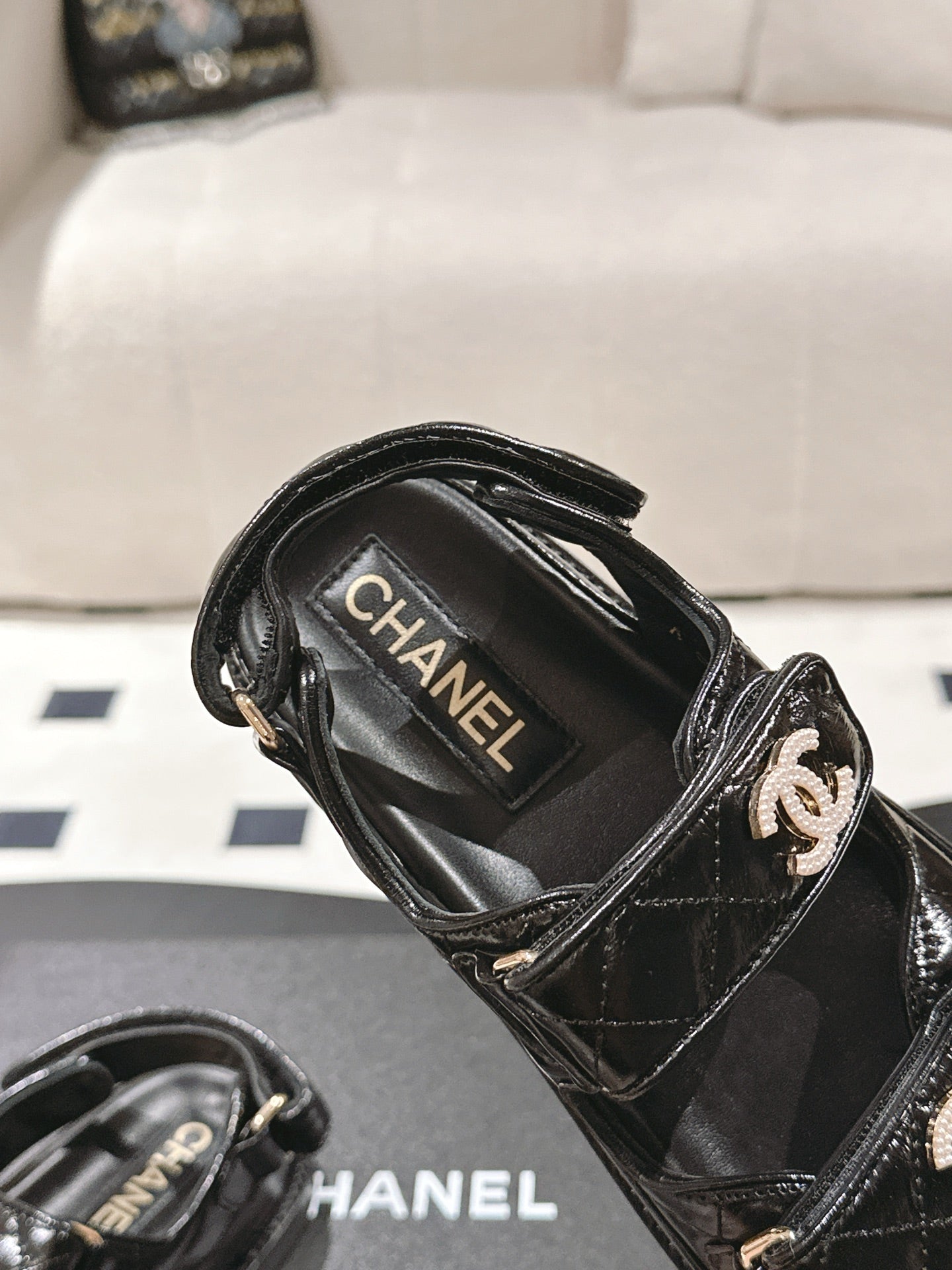 CC 25 Dad Deals Sandals Black Patent Leather 237590