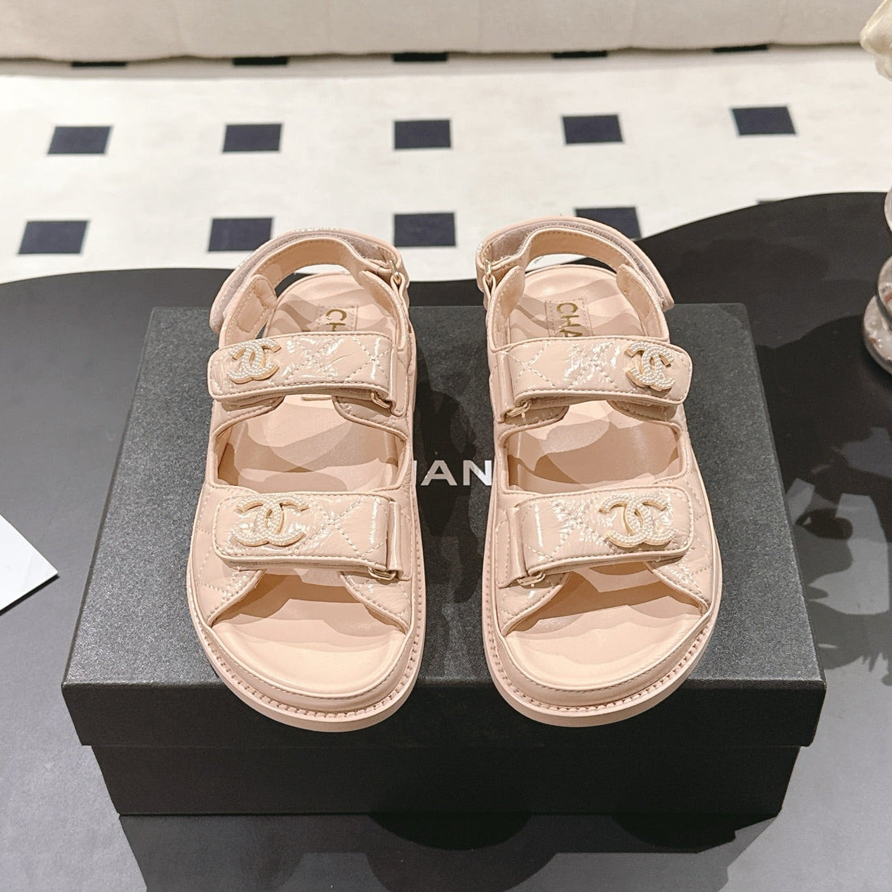 CC 25 Dad Deals Sandals Putty Pink Patent Leather 237591