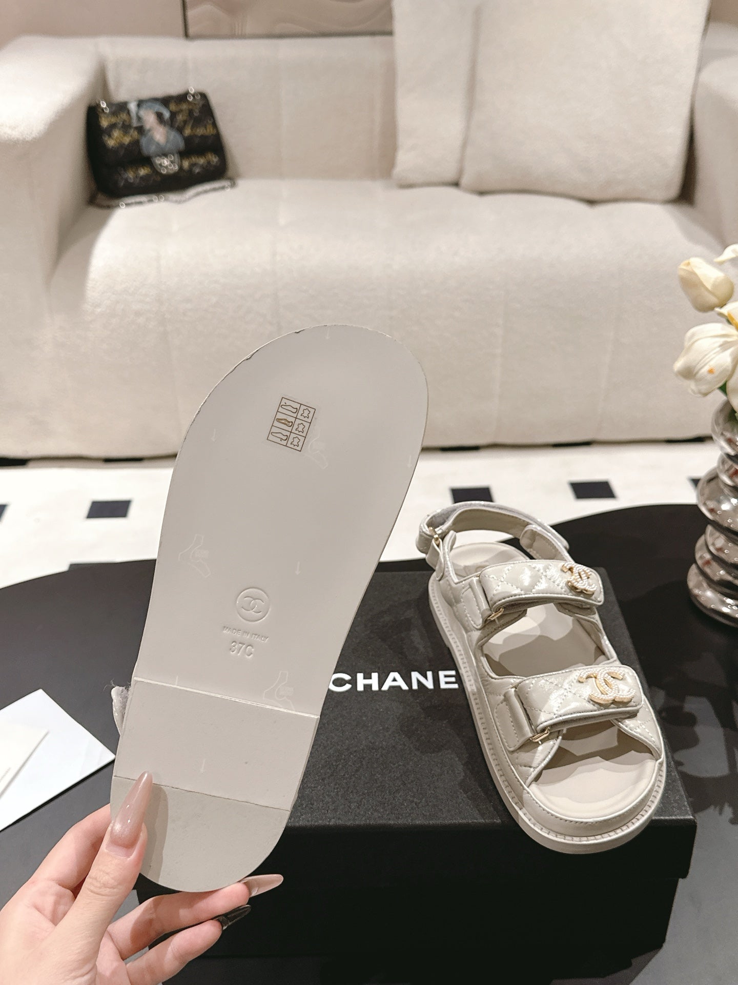 CC 25 Dad Deals Sandals Beige Gray Patent Leather 237592