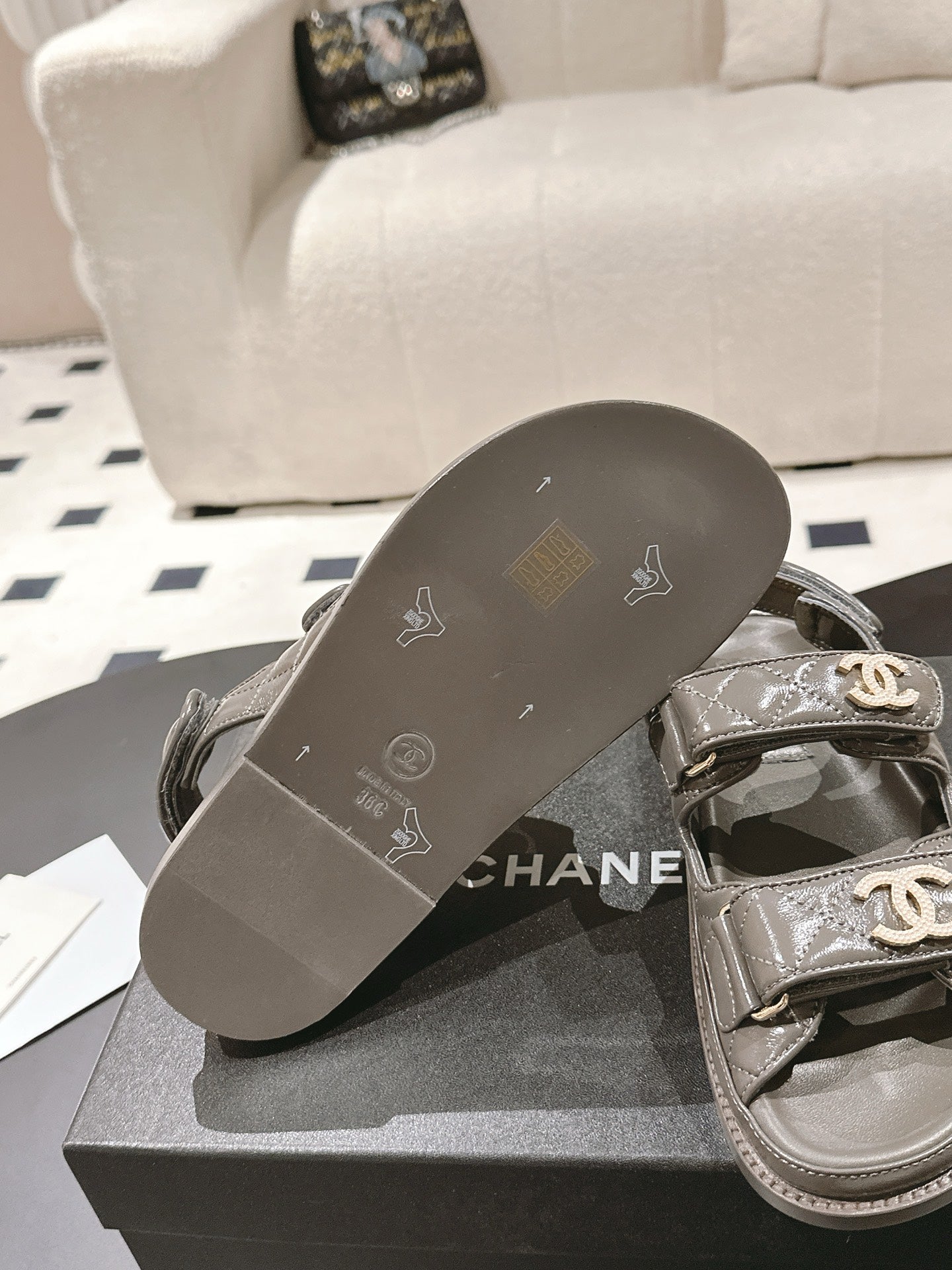 CC 25 Dad Deals Sandals Jet Black Patent Leather 237594