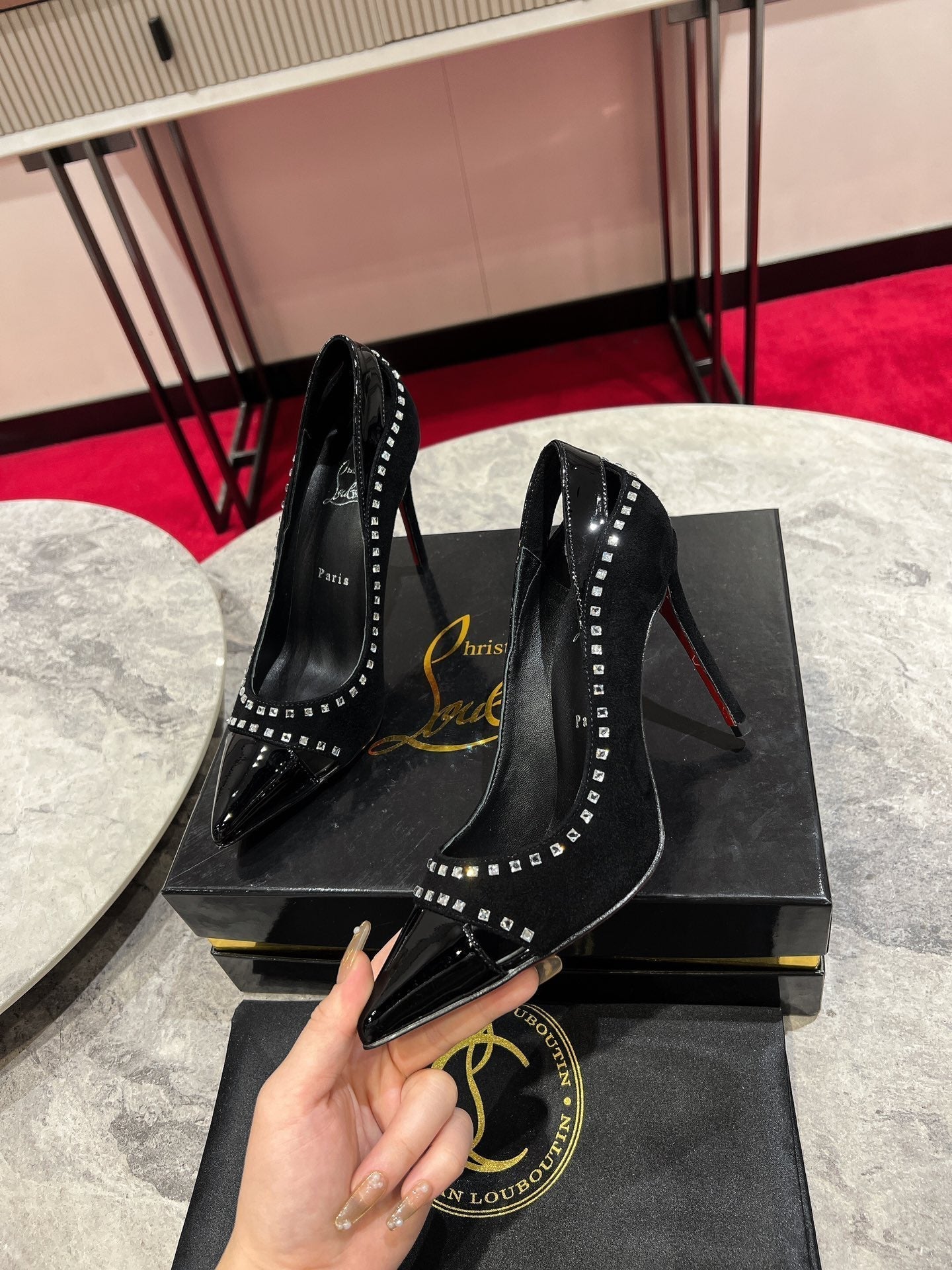 CL Women Pumps Crystals Embellished Patent And Sued Leather Black
