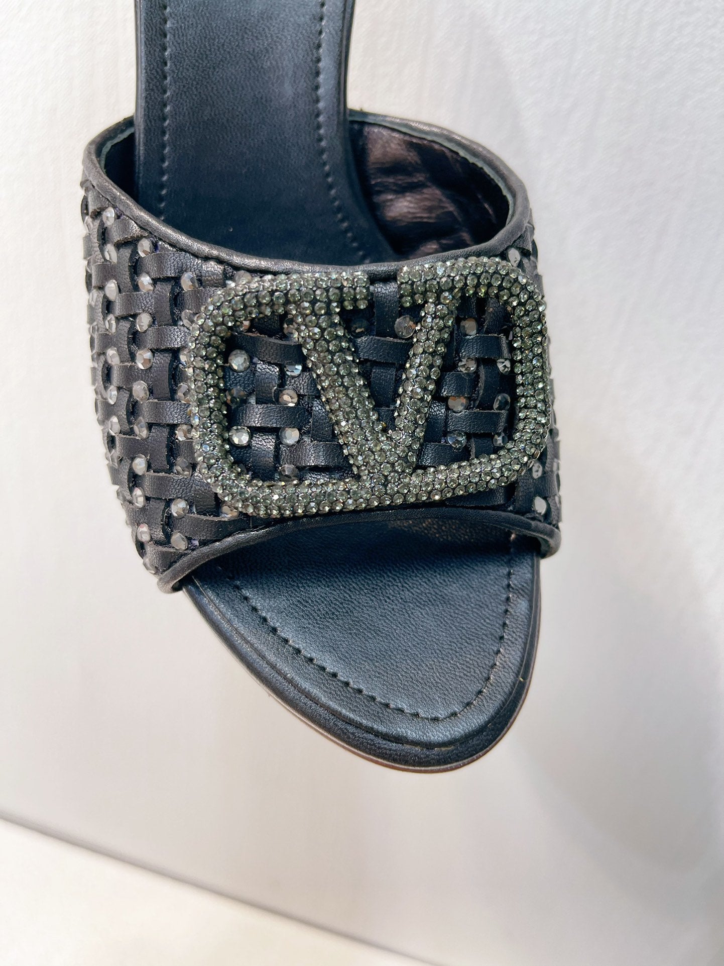 VT High Heeled Sandals Black Sheepskin 292787