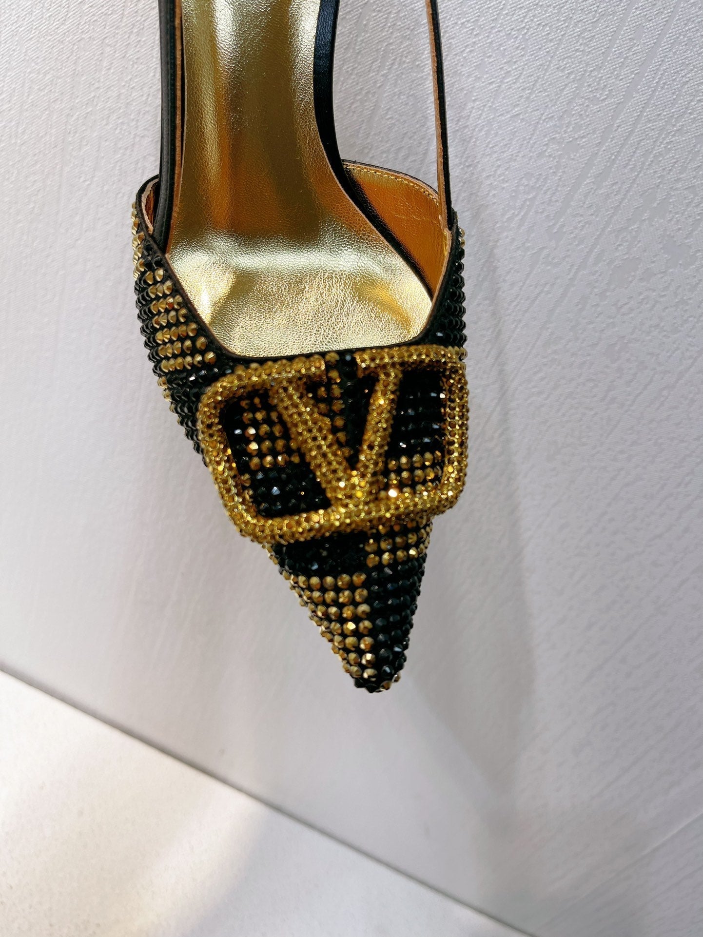 VT High Heeled Slingbacks  Black Gold Sheepskin 292827