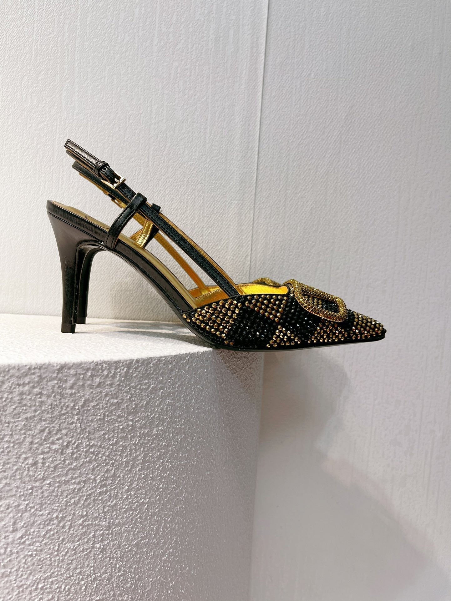 VT High Heeled Slingbacks  Black Gold Sheepskin 292827