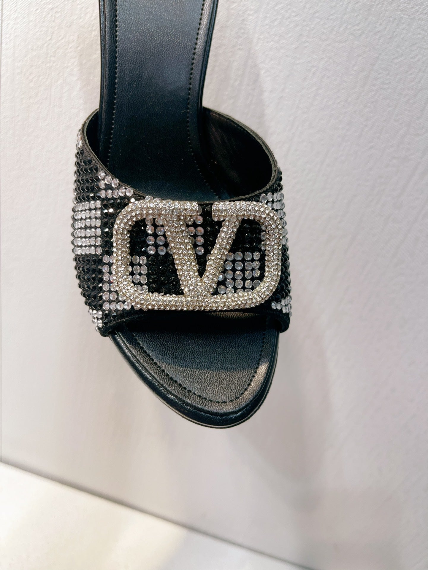 VT High Heeled Sandals Black Sheepskin 292831