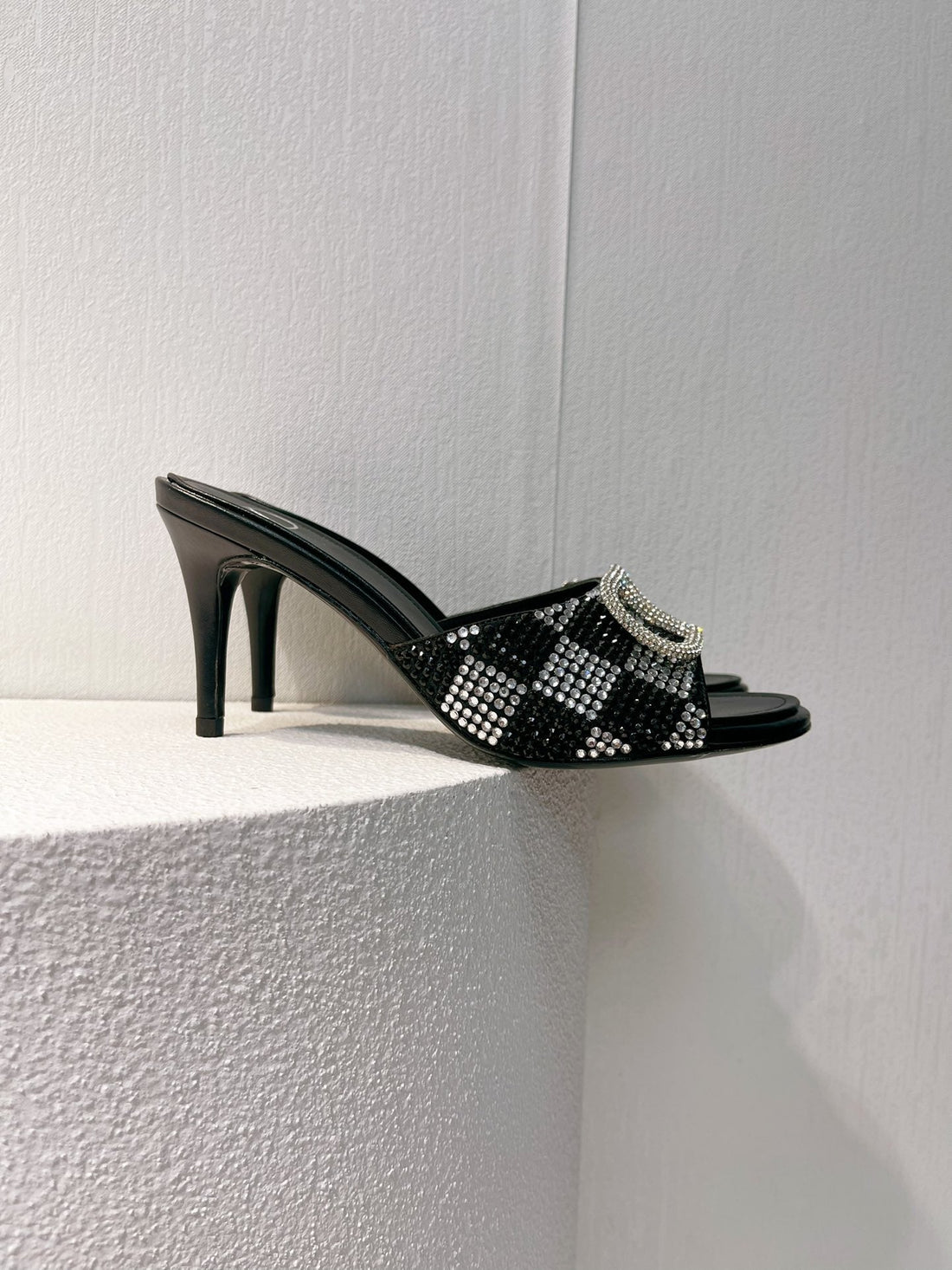 VT High Heeled Sandals Black Sheepskin 292831