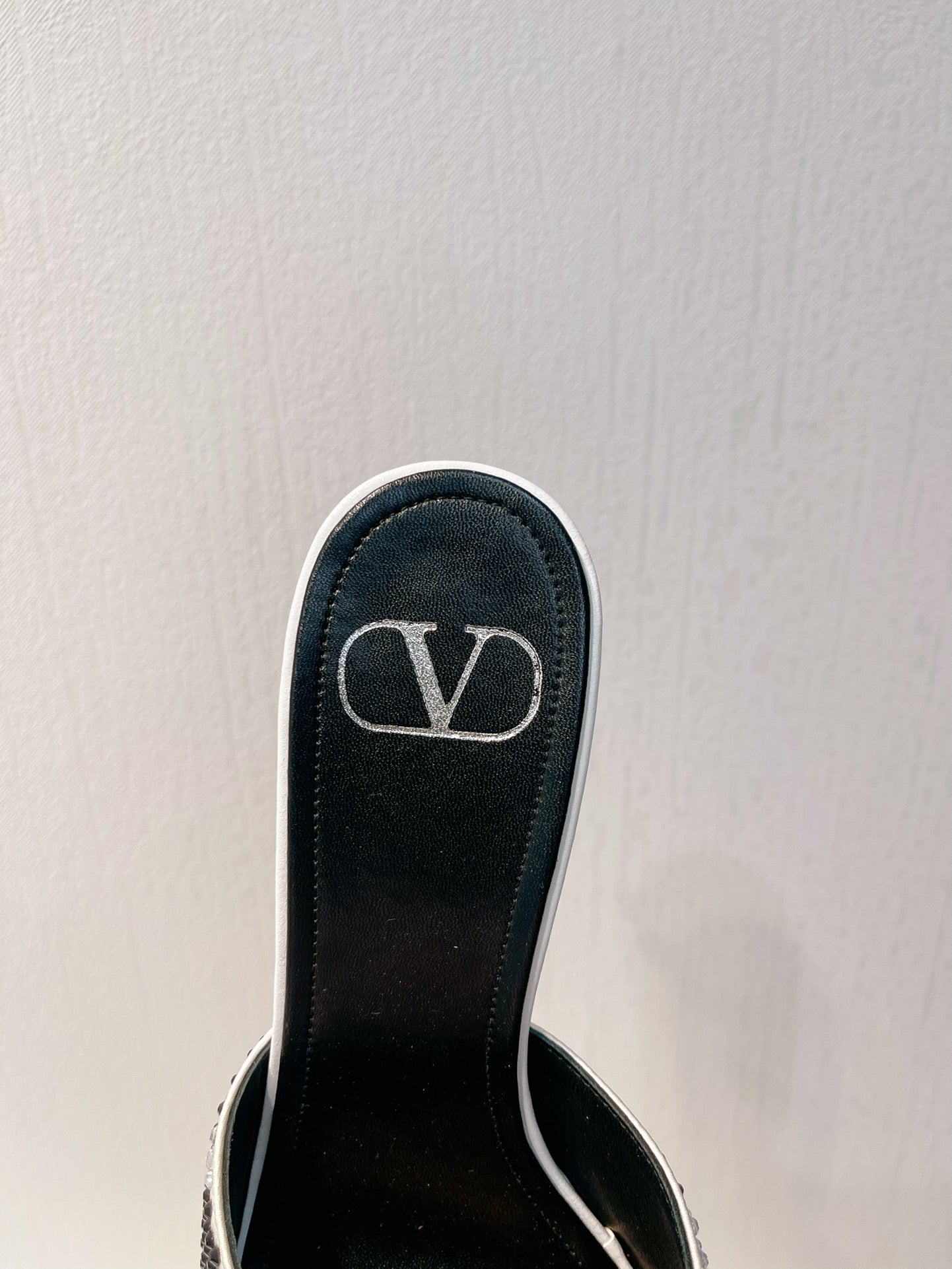 VT High Heeled Sandals Black White Sheepskin 292832