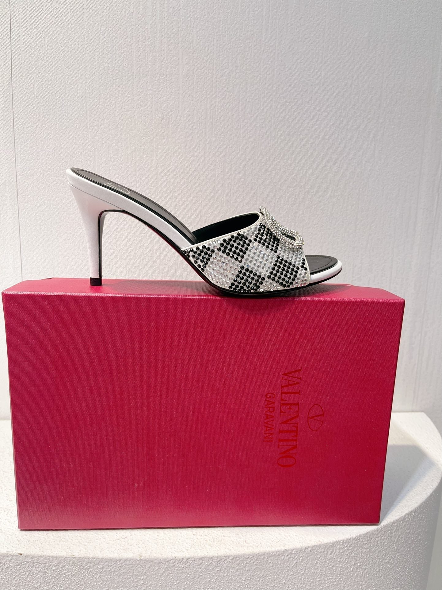 VT High Heeled Sandals Black White Sheepskin 292832