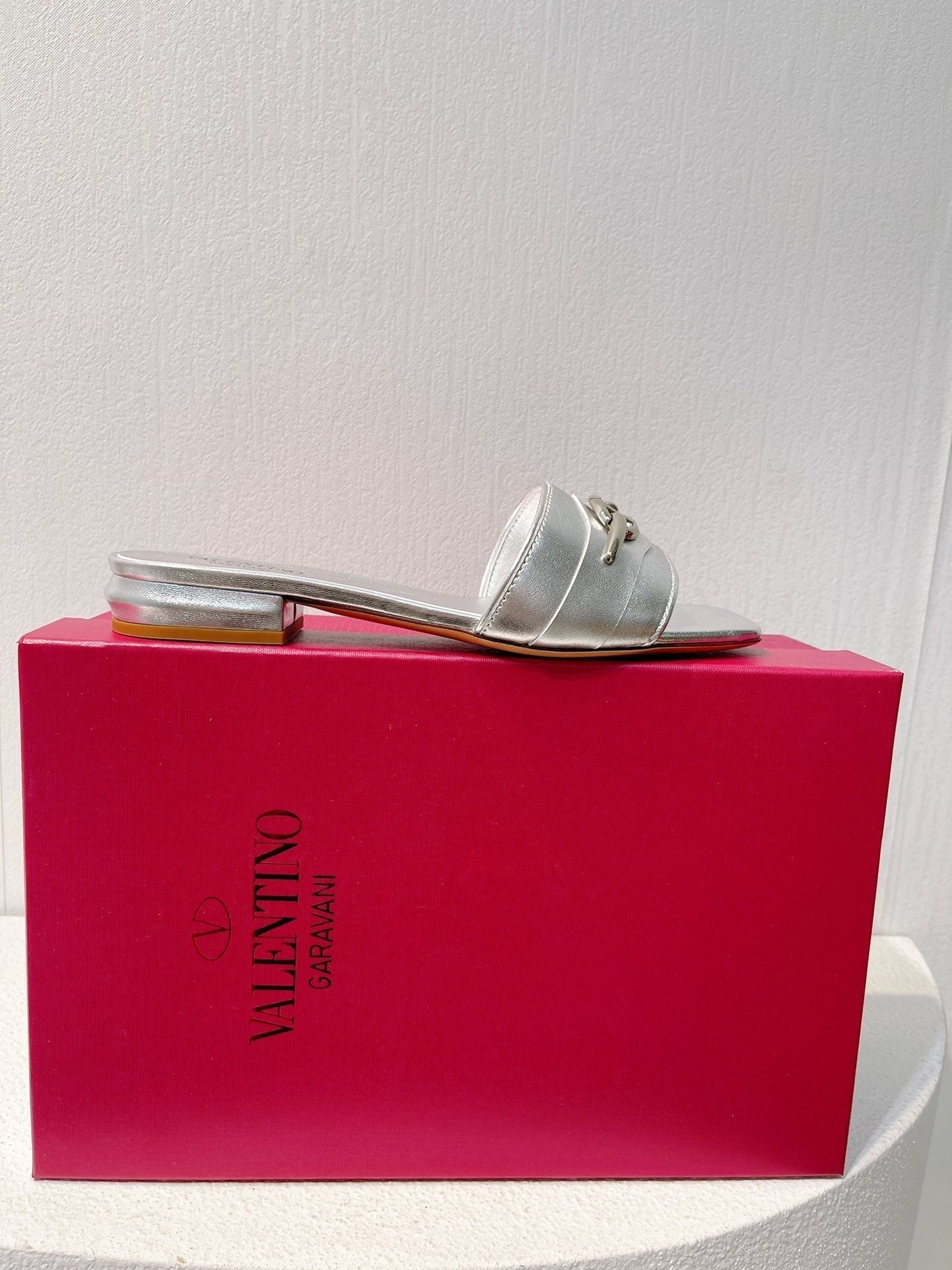 VT Moon Slides in Leather Silver Cowhide 292863