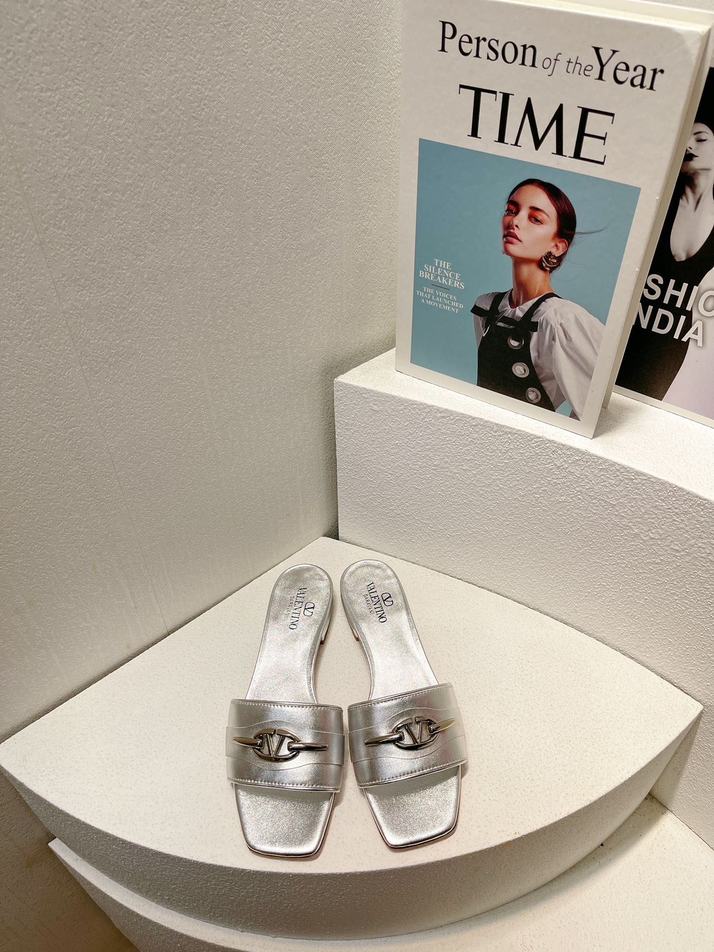 VT Moon Slides in Leather Silver Cowhide 292863