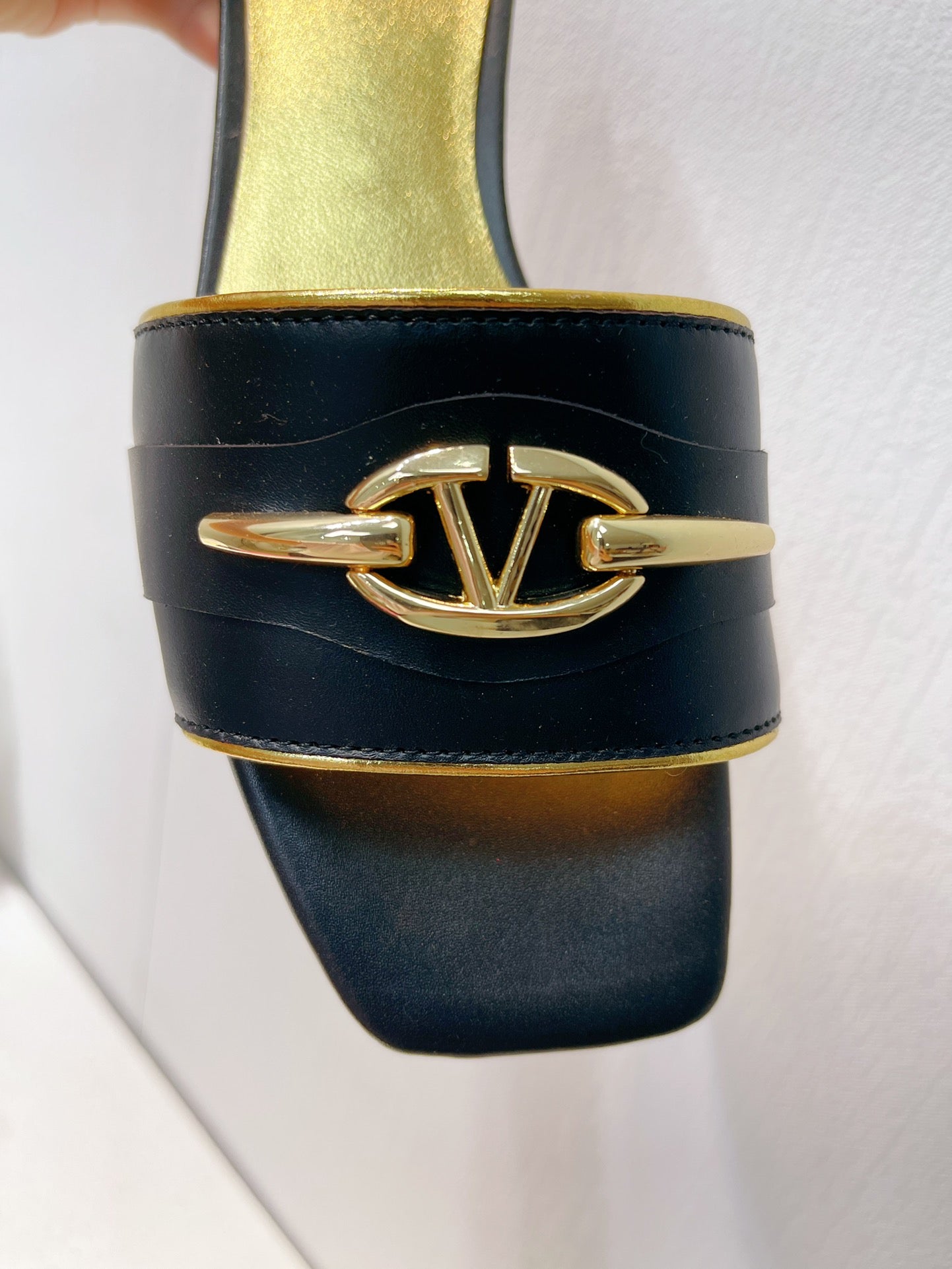 VT Moon Slides in Leather Black Cowhide 292866