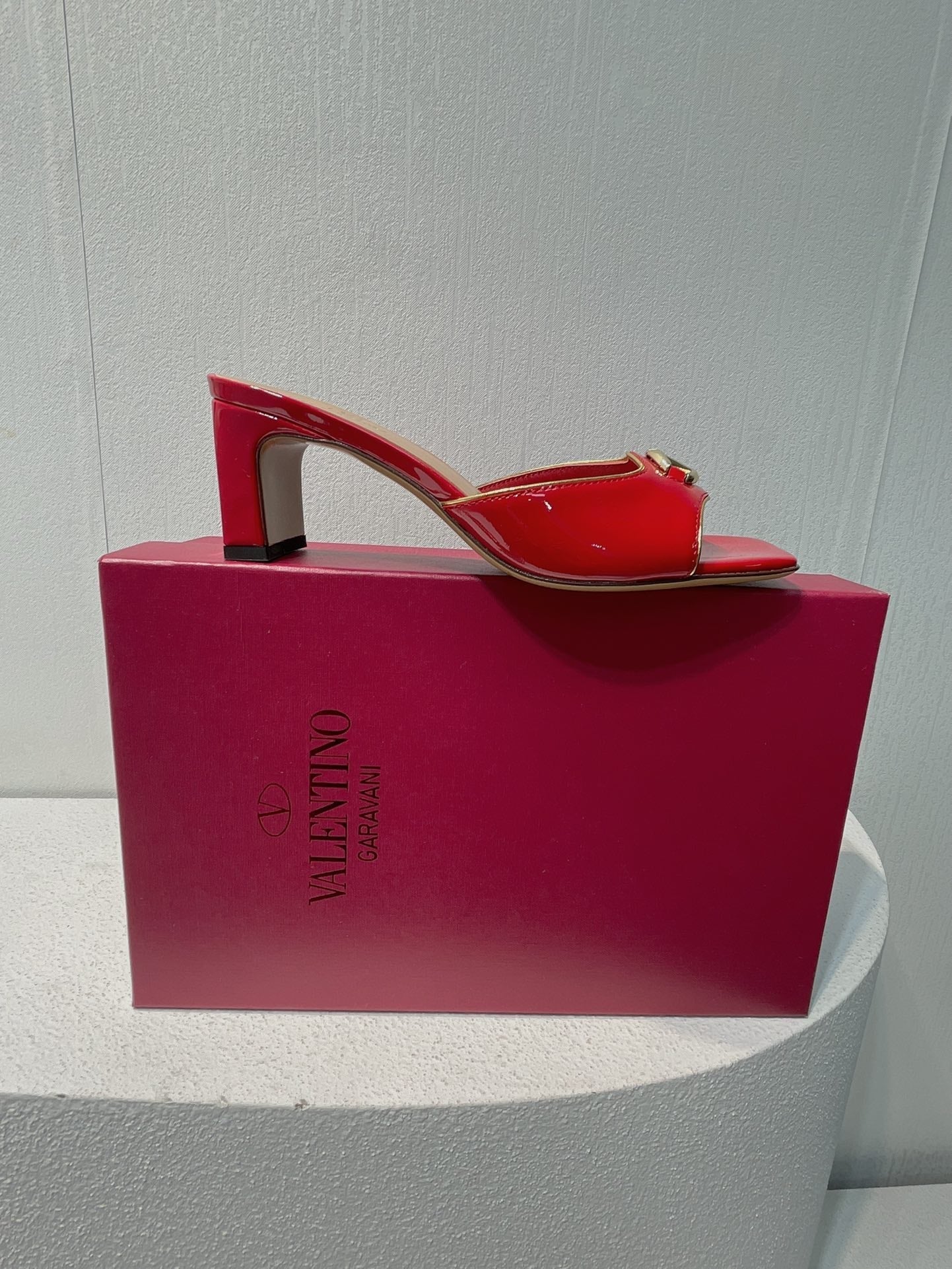 VT Mid Heel Mule Sandal Red Sheepskin 292759