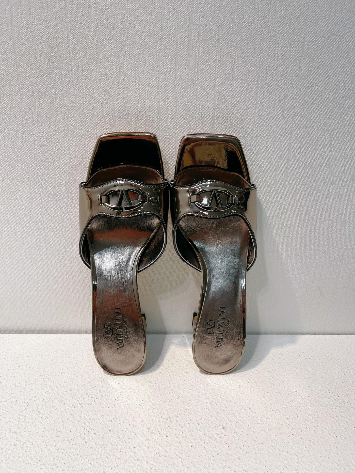 VT Mid Heel Mule Sandal Gray Sheepskin 292766