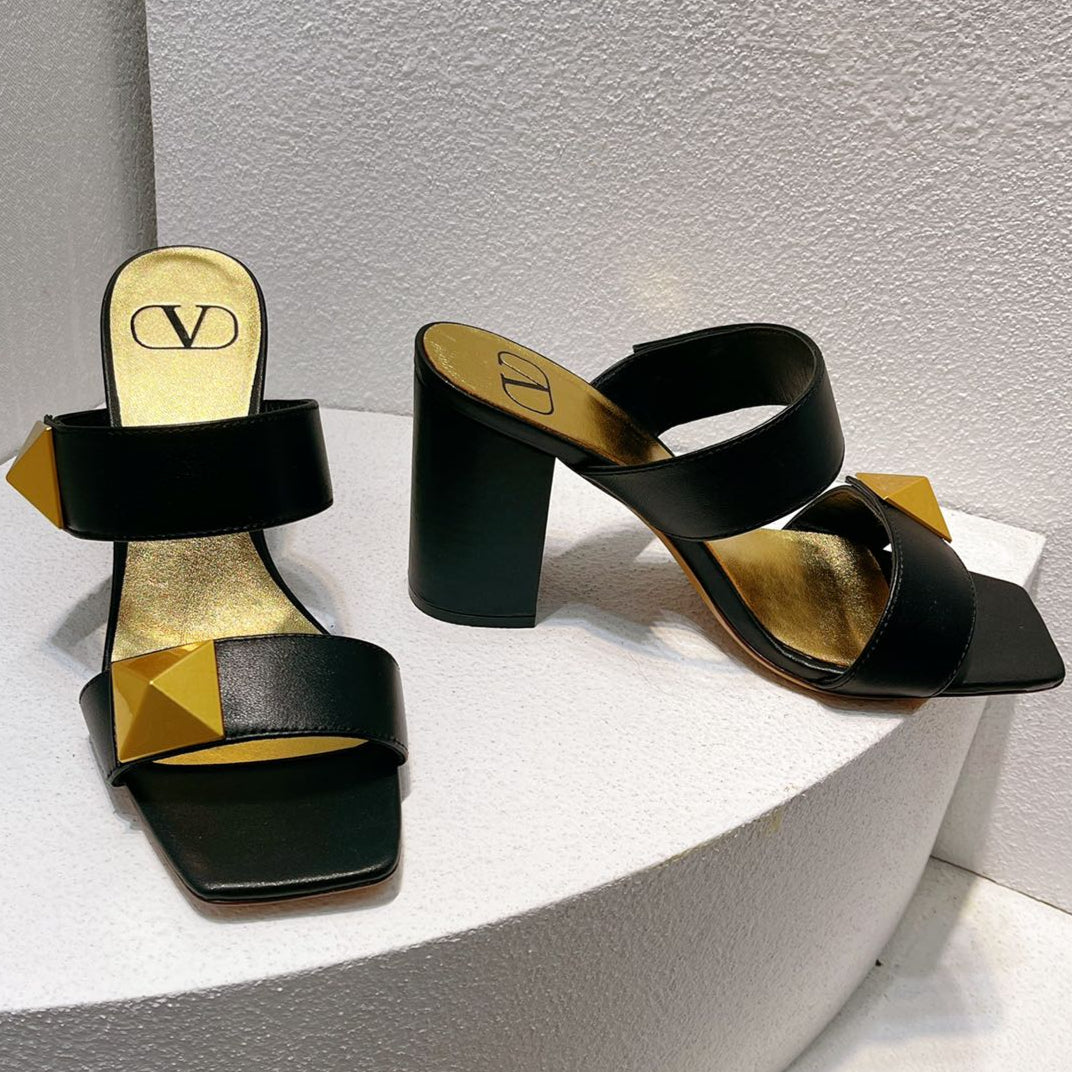 VT One Stud Leather Sandals Black Cowhide 292887