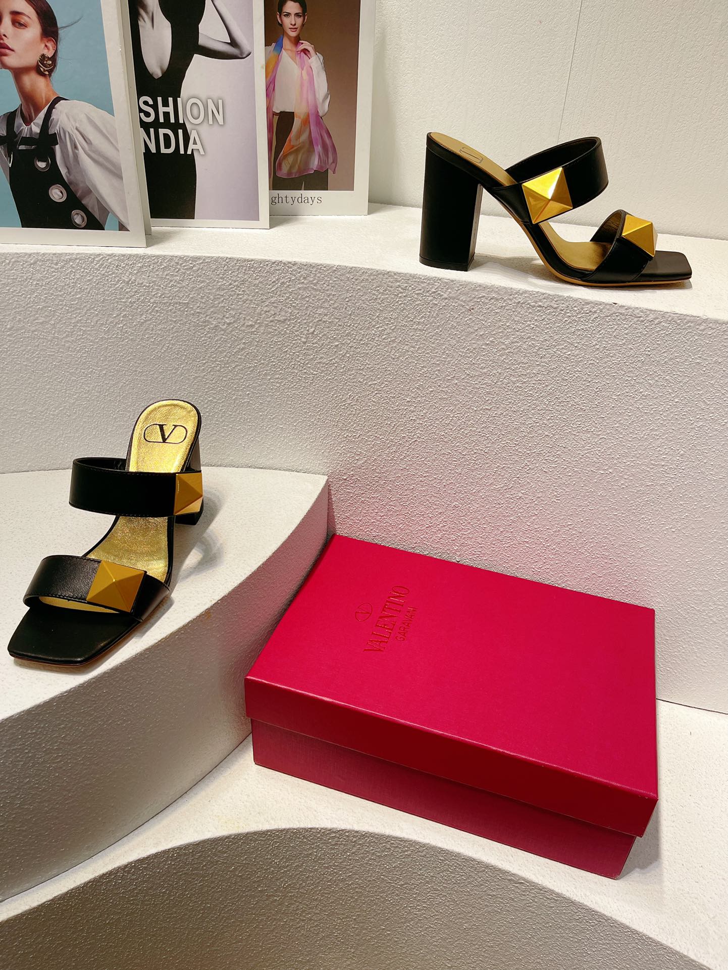 VT One Stud Leather Sandals Black Cowhide 292887