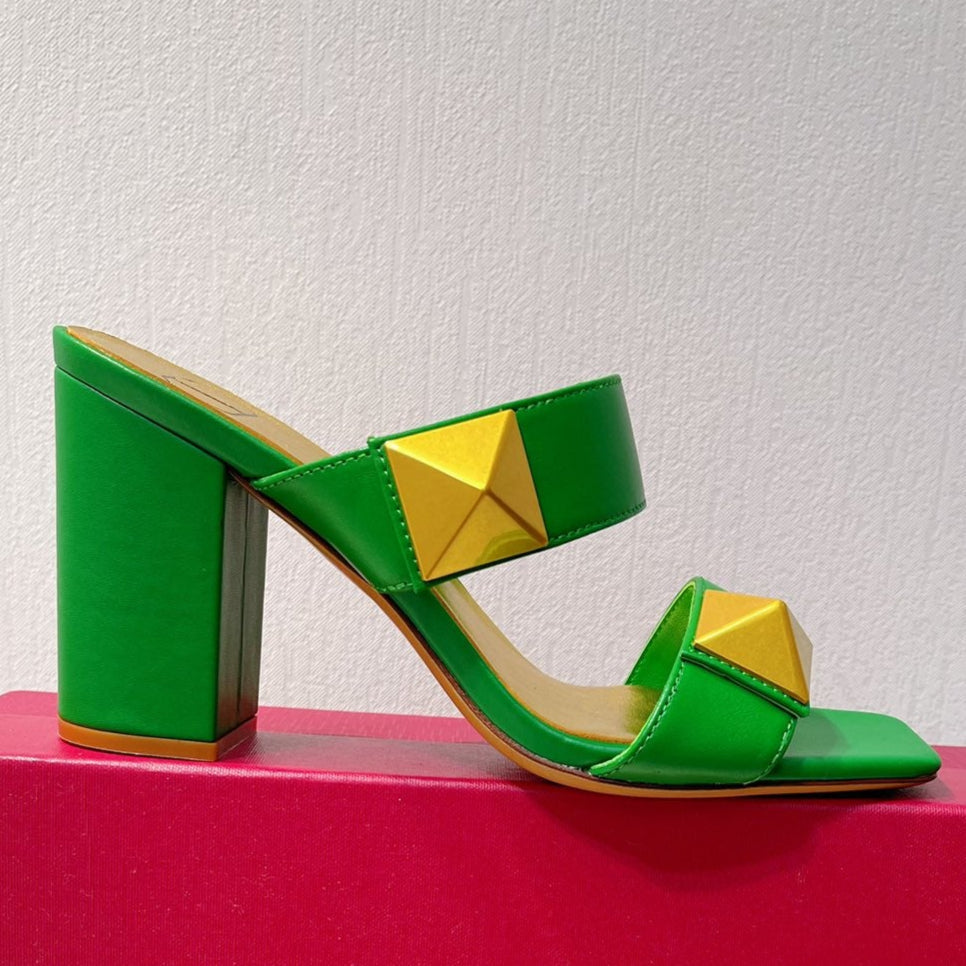 VT One Stud Leather Sandals Green Cowhide 292890