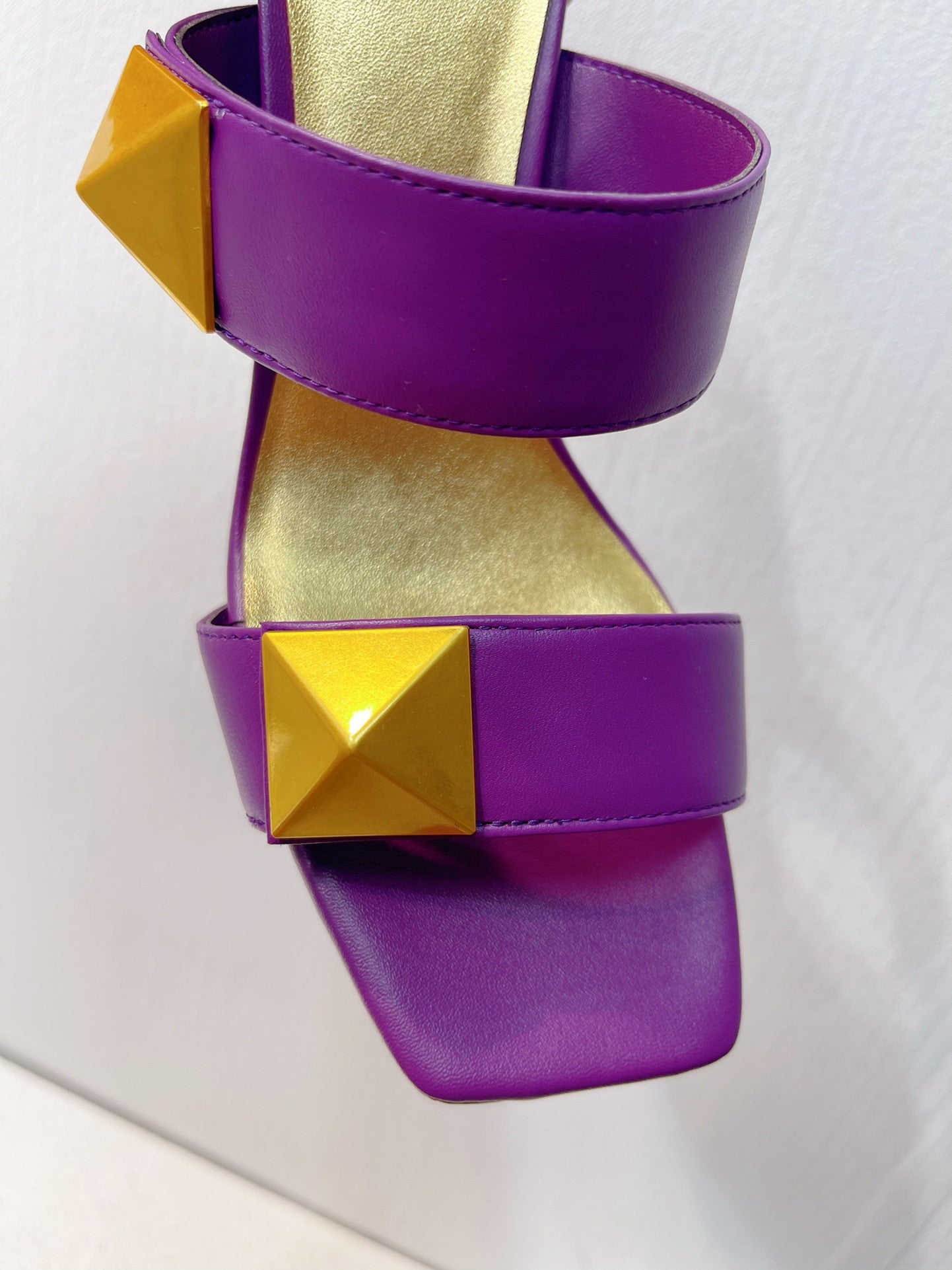 VT One Stud Leather Sandals Purple Cowhide 292891