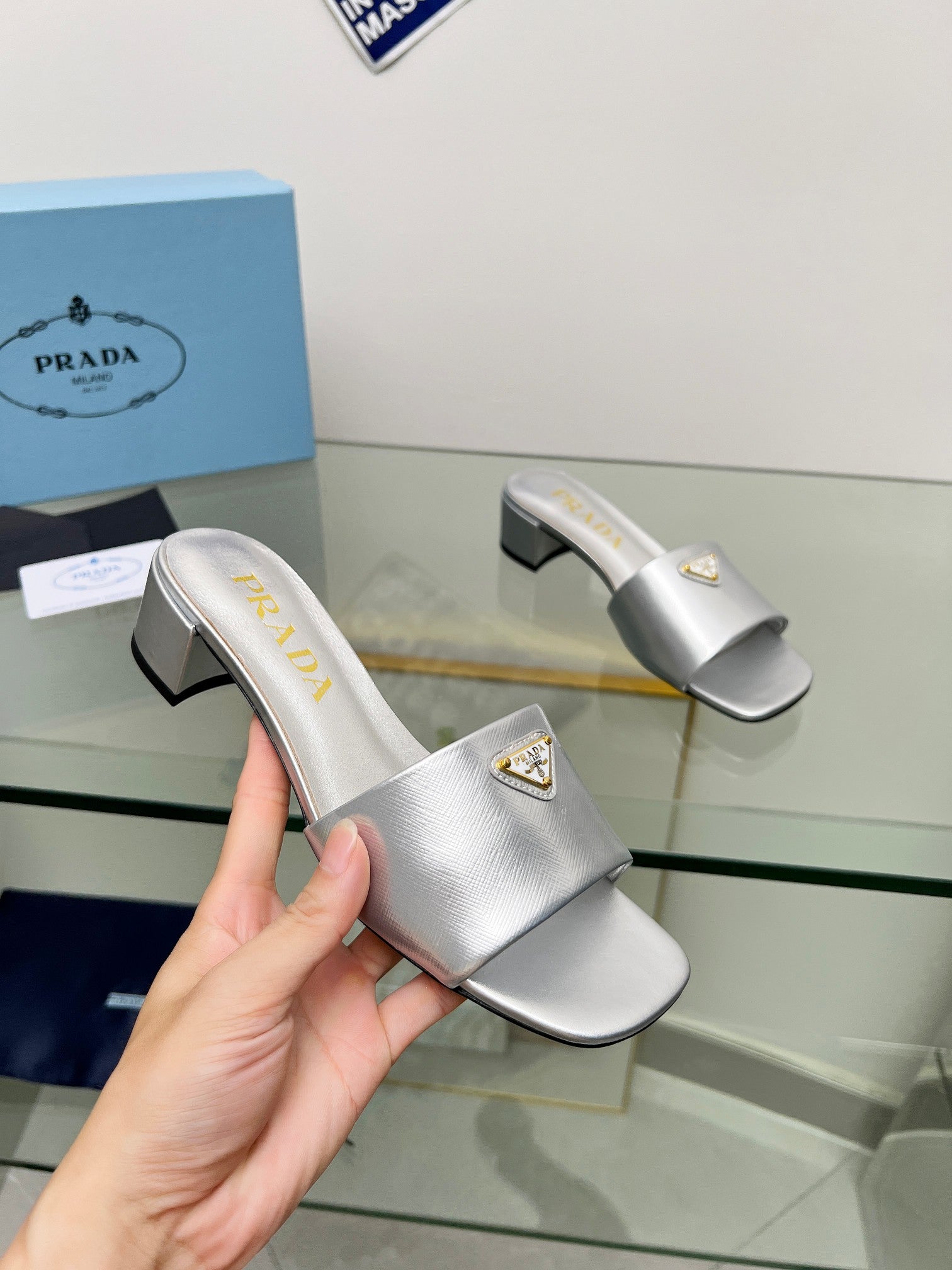 PRA EMBROIDERED SLIDES 40 SILVER CALFSKIN